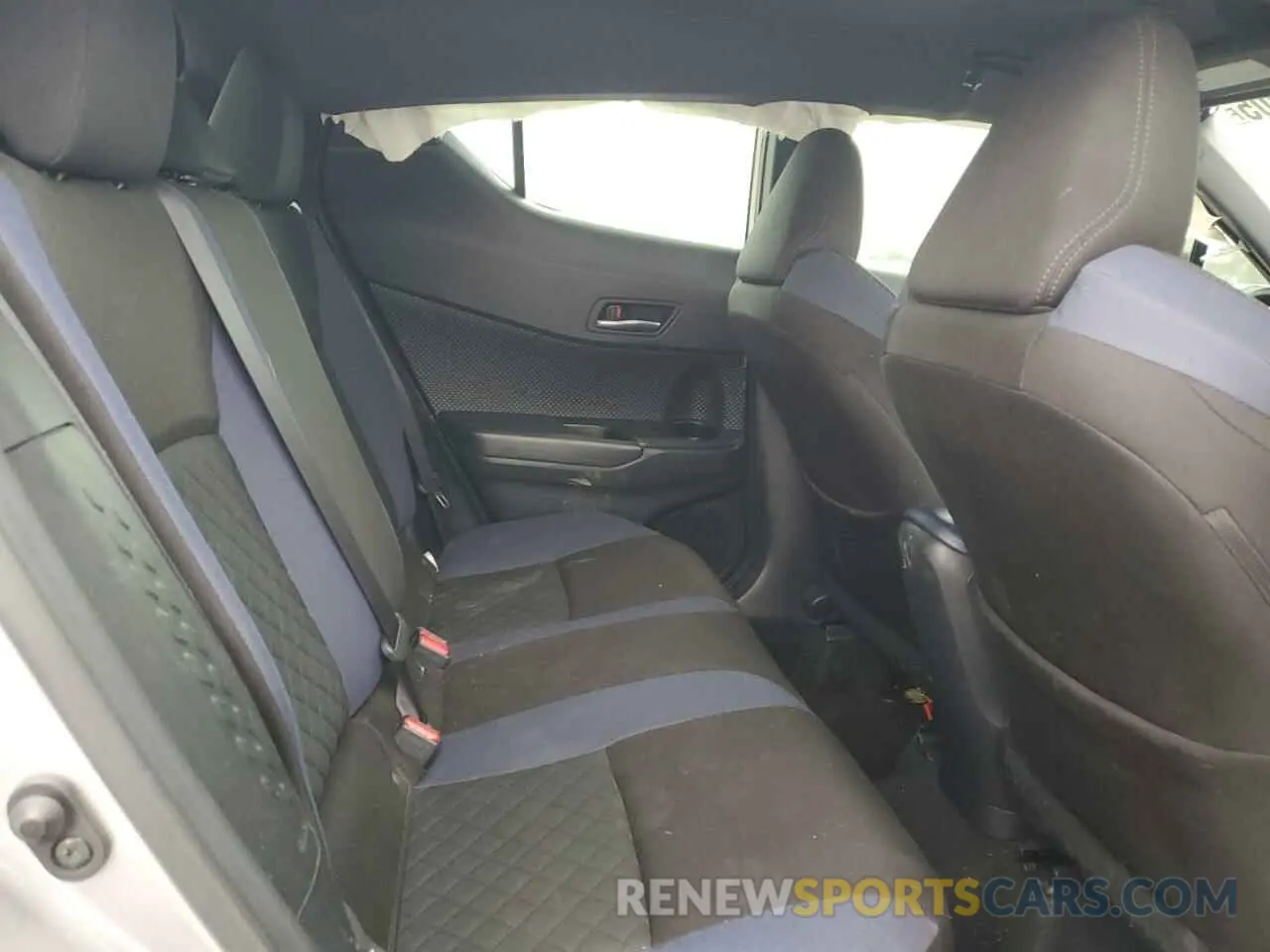 10 Photograph of a damaged car JTNKHMBX8L1075414 TOYOTA C-HR 2020