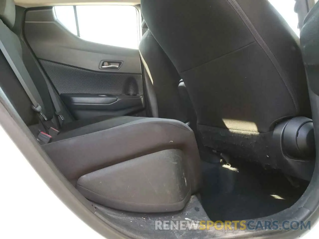 11 Photograph of a damaged car JTNKHMBX8L1084663 TOYOTA C-HR 2020