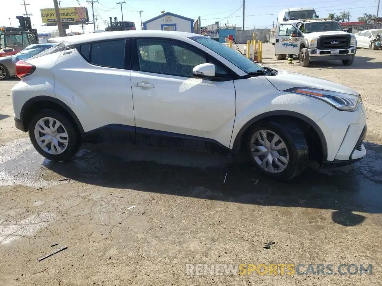 4 Photograph of a damaged car JTNKHMBX8L1084663 TOYOTA C-HR 2020