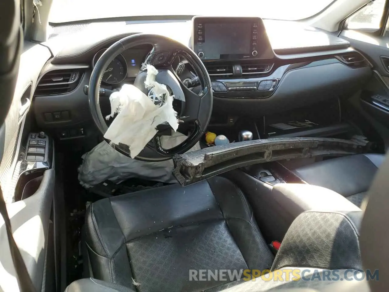 8 Photograph of a damaged car JTNKHMBX8L1088518 TOYOTA C-HR 2020