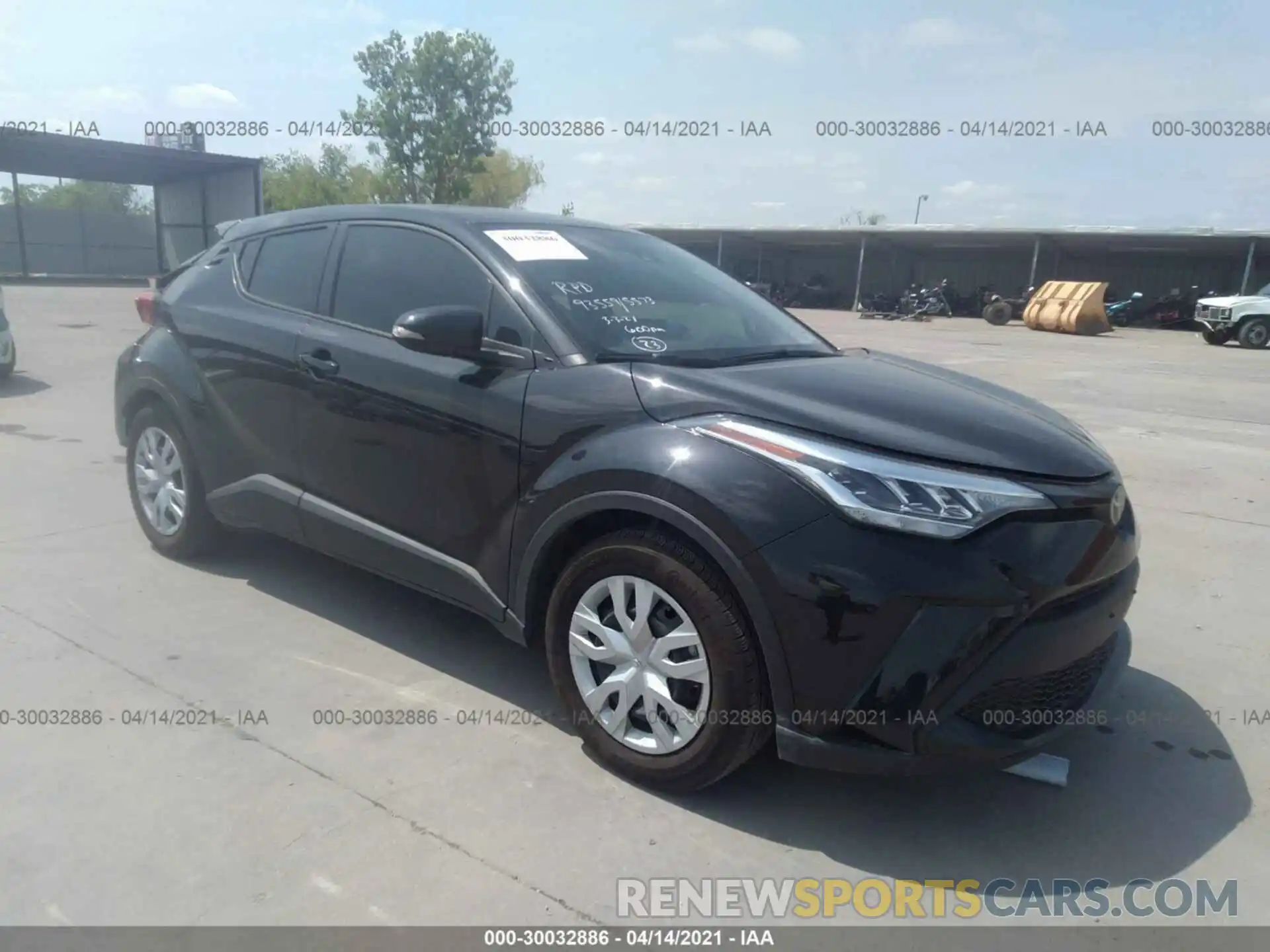 1 Photograph of a damaged car JTNKHMBX8L1090799 TOYOTA C-HR 2020