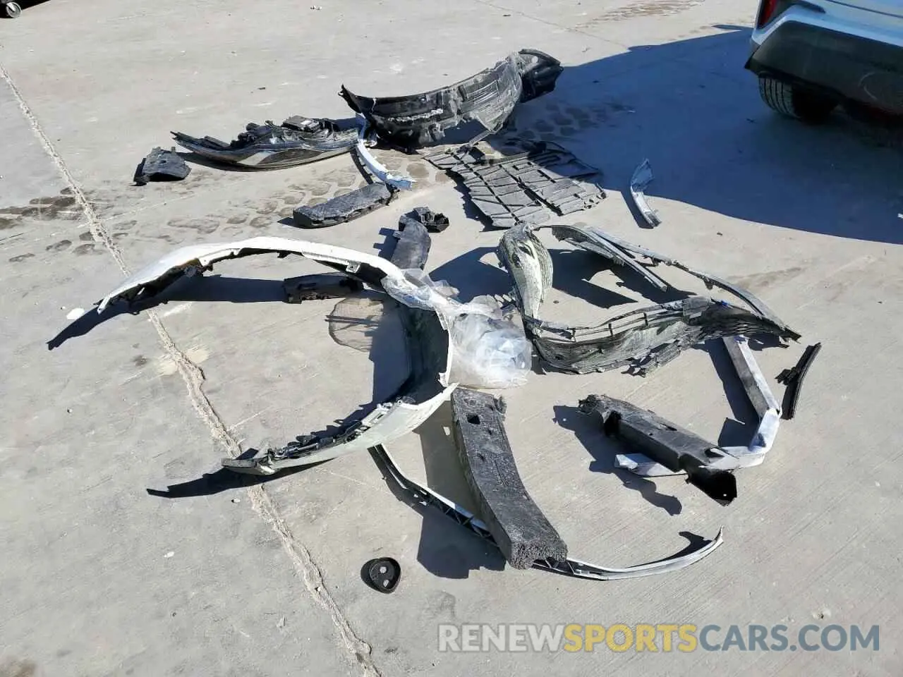 13 Photograph of a damaged car JTNKHMBX8L1091676 TOYOTA C-HR 2020