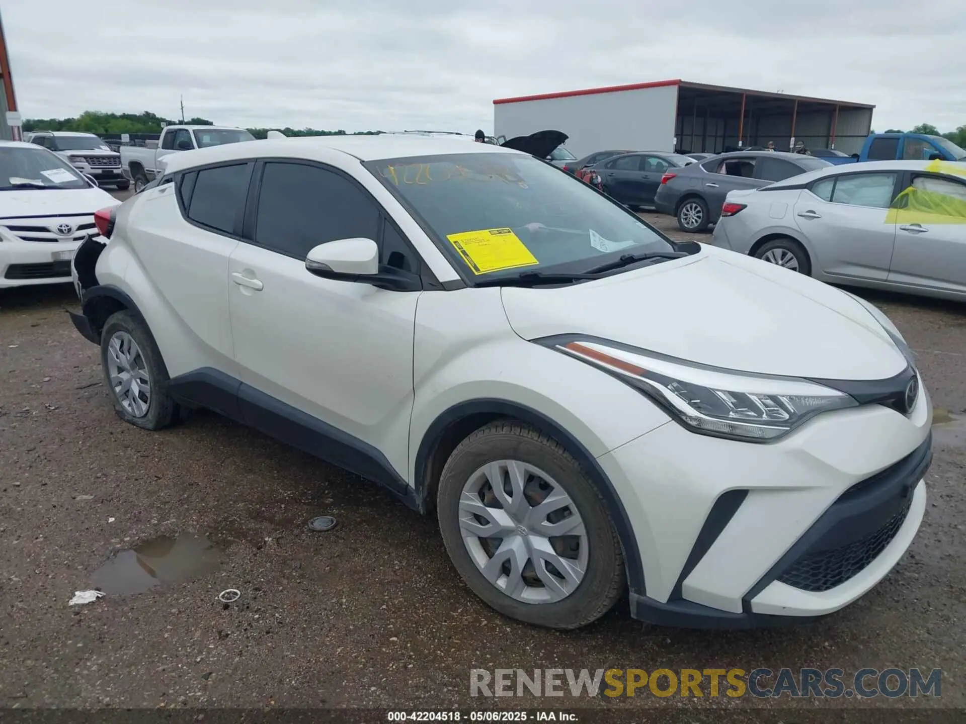 1 Photograph of a damaged car JTNKHMBX8L1092732 TOYOTA C-HR 2020
