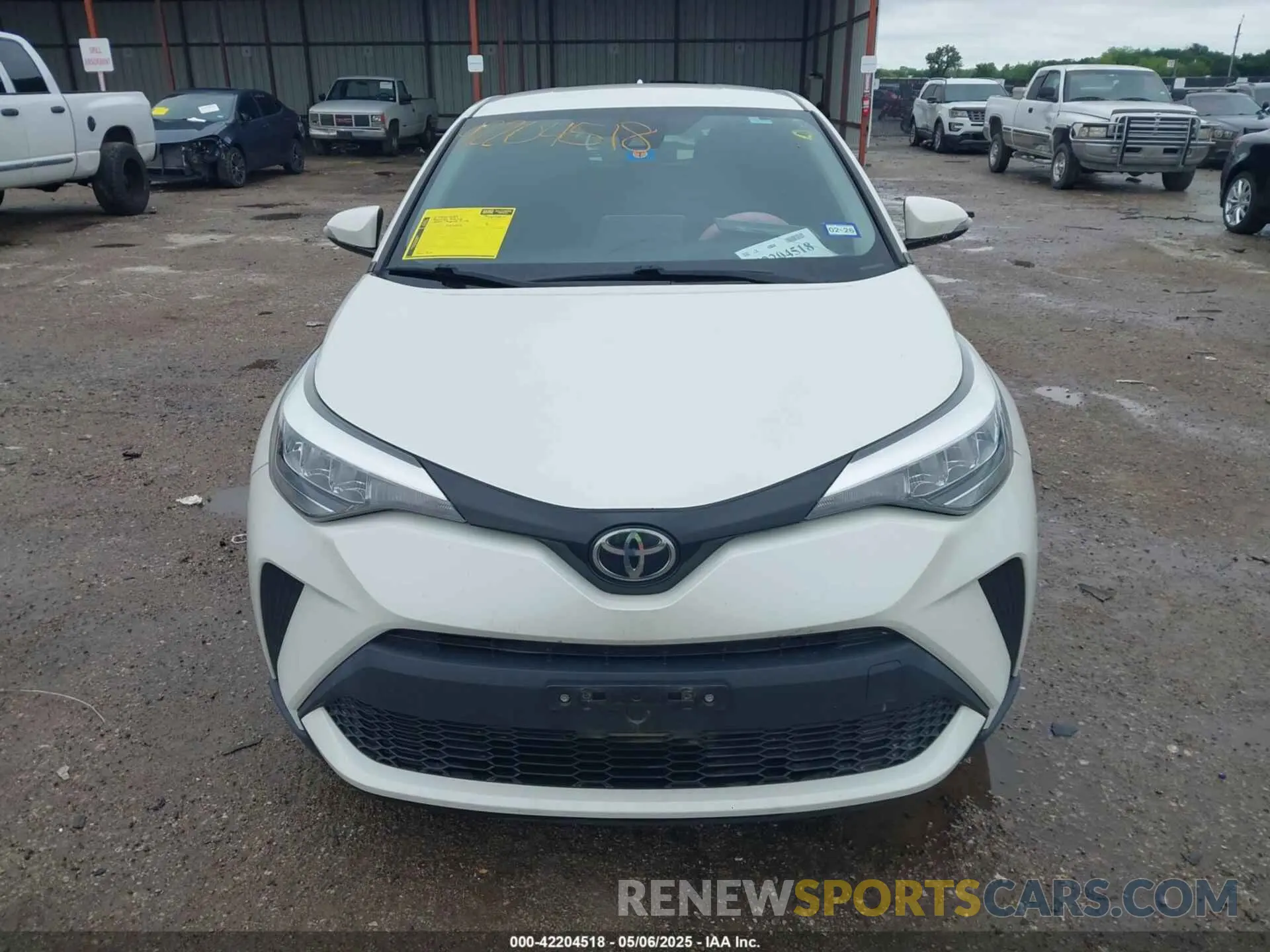 12 Photograph of a damaged car JTNKHMBX8L1092732 TOYOTA C-HR 2020