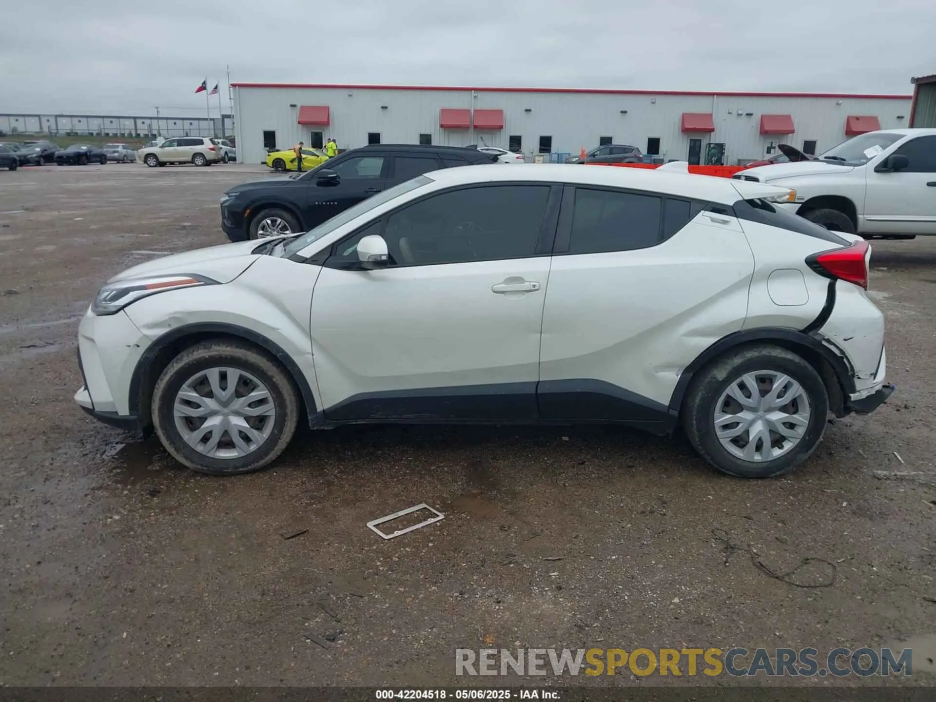 14 Photograph of a damaged car JTNKHMBX8L1092732 TOYOTA C-HR 2020