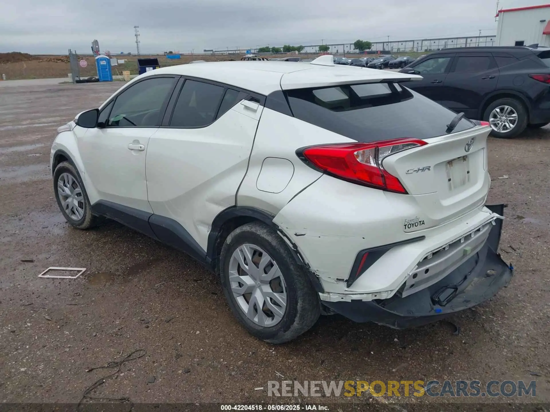 3 Photograph of a damaged car JTNKHMBX8L1092732 TOYOTA C-HR 2020