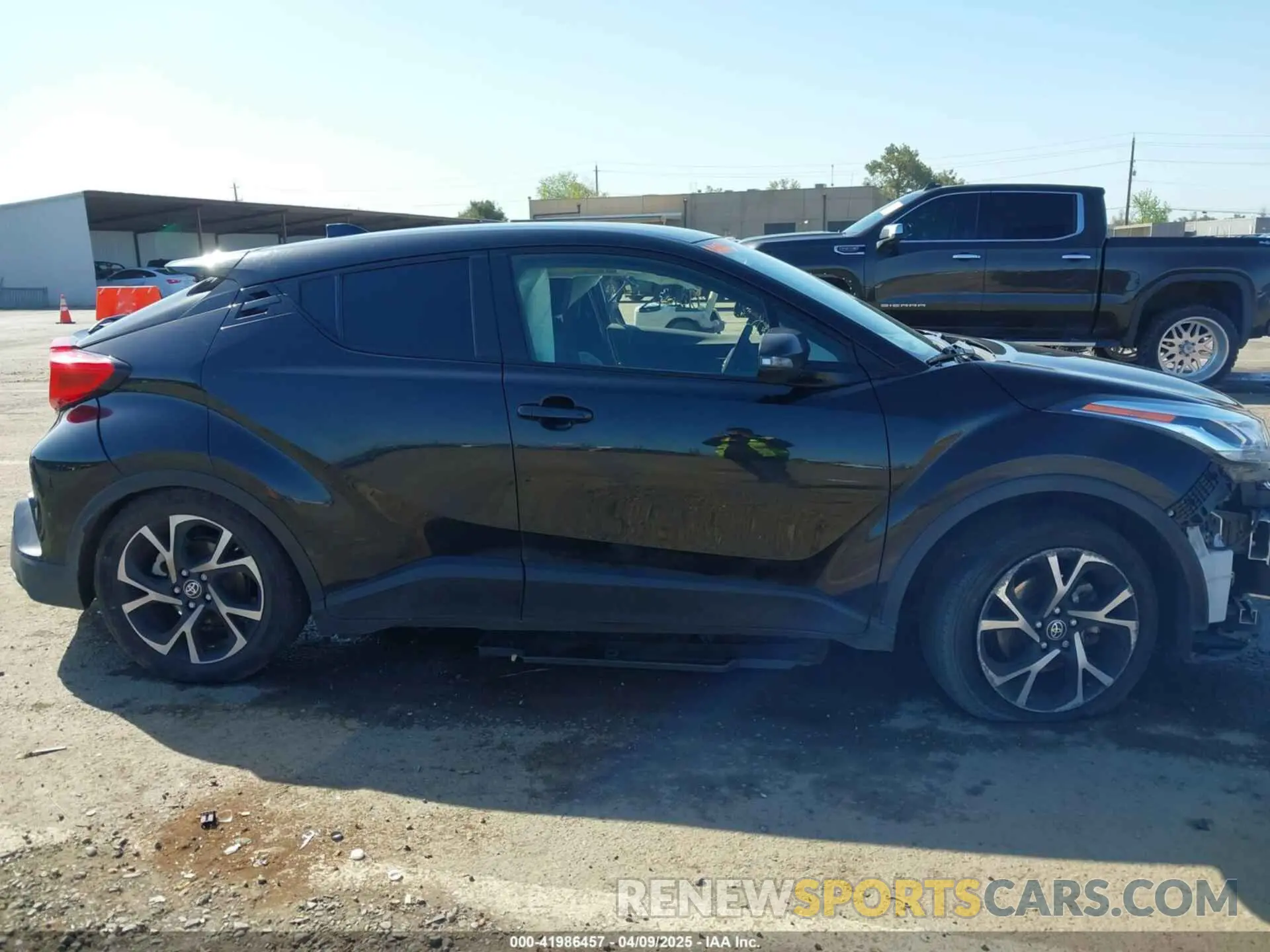 14 Photograph of a damaged car JTNKHMBX9L1063563 TOYOTA C-HR 2020