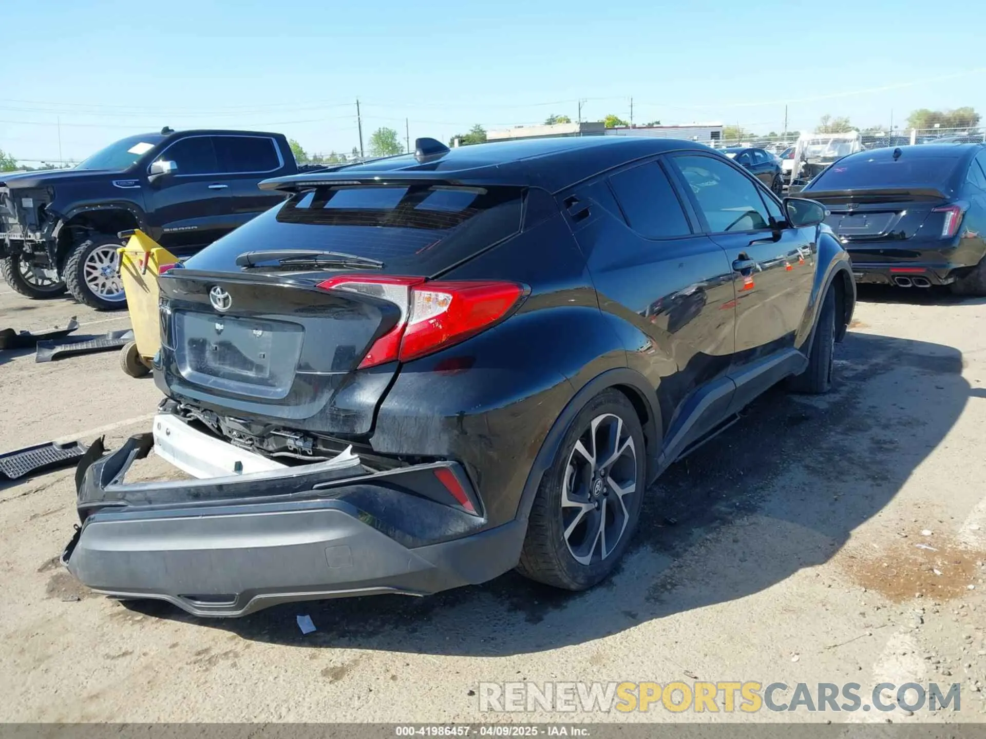 4 Photograph of a damaged car JTNKHMBX9L1063563 TOYOTA C-HR 2020