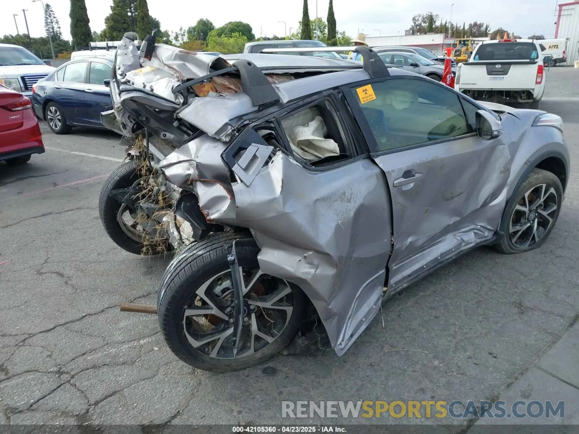 4 Photograph of a damaged car JTNKHMBX9L1075101 TOYOTA C-HR 2020
