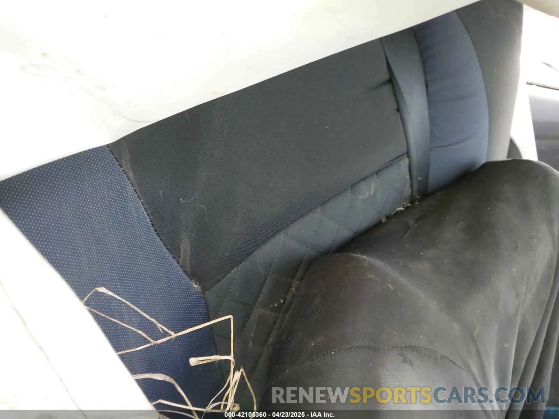 8 Photograph of a damaged car JTNKHMBX9L1075101 TOYOTA C-HR 2020