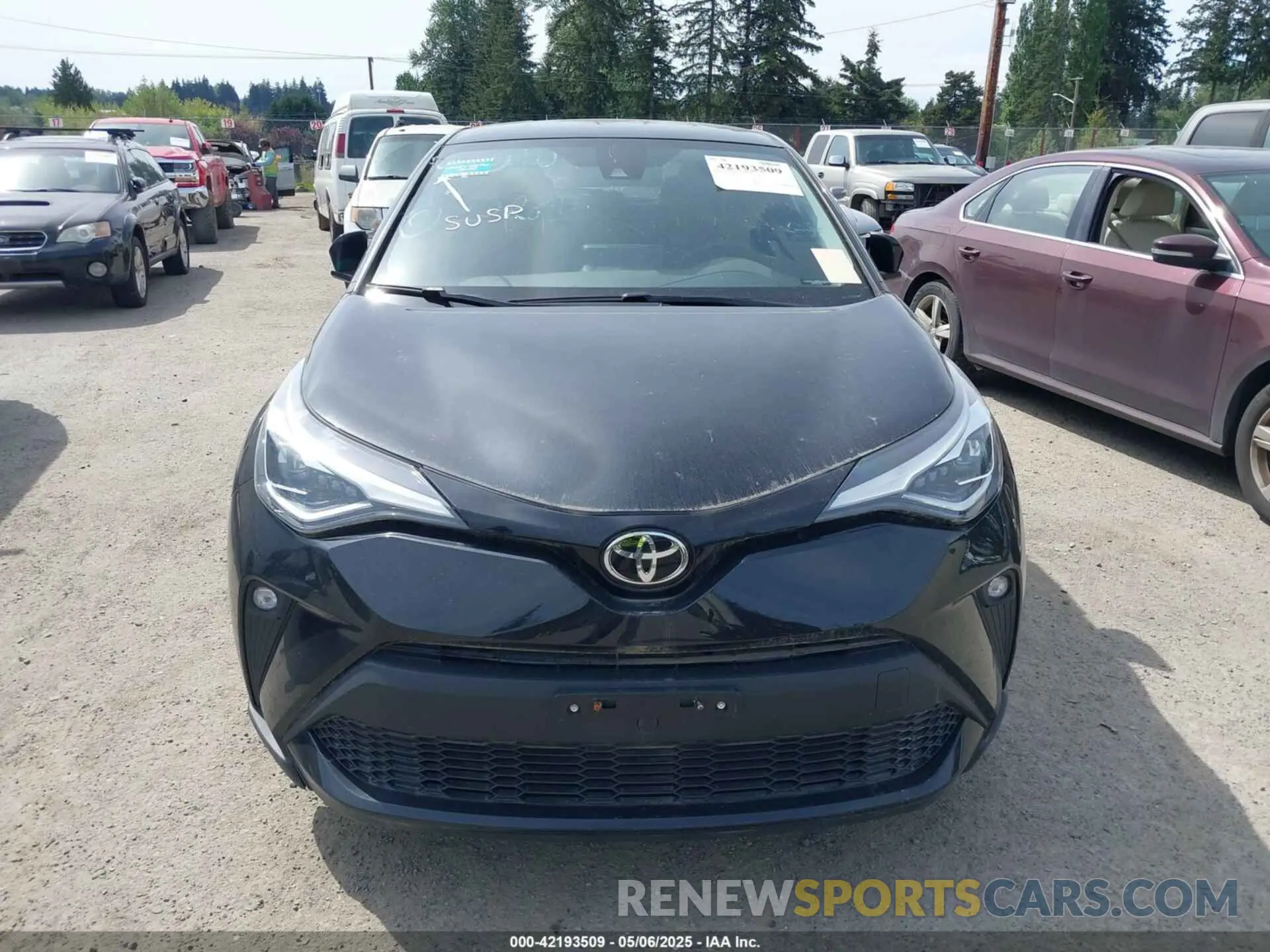 12 Photograph of a damaged car JTNKHMBX9L1078869 TOYOTA C-HR 2020