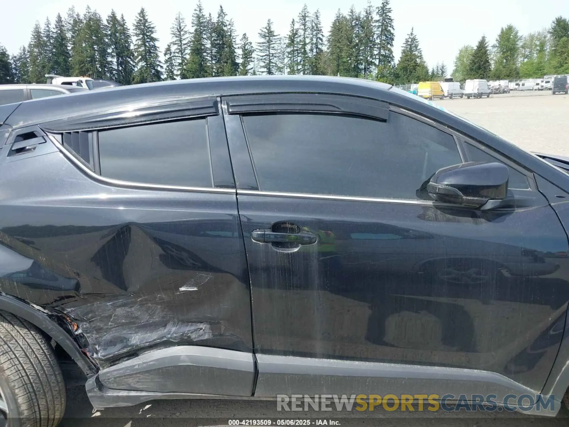 13 Photograph of a damaged car JTNKHMBX9L1078869 TOYOTA C-HR 2020
