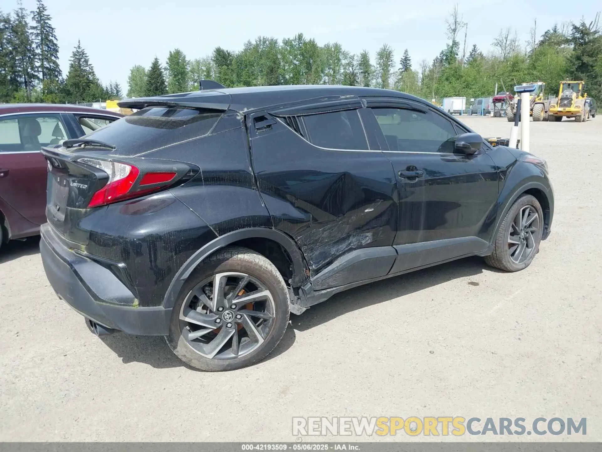 4 Photograph of a damaged car JTNKHMBX9L1078869 TOYOTA C-HR 2020