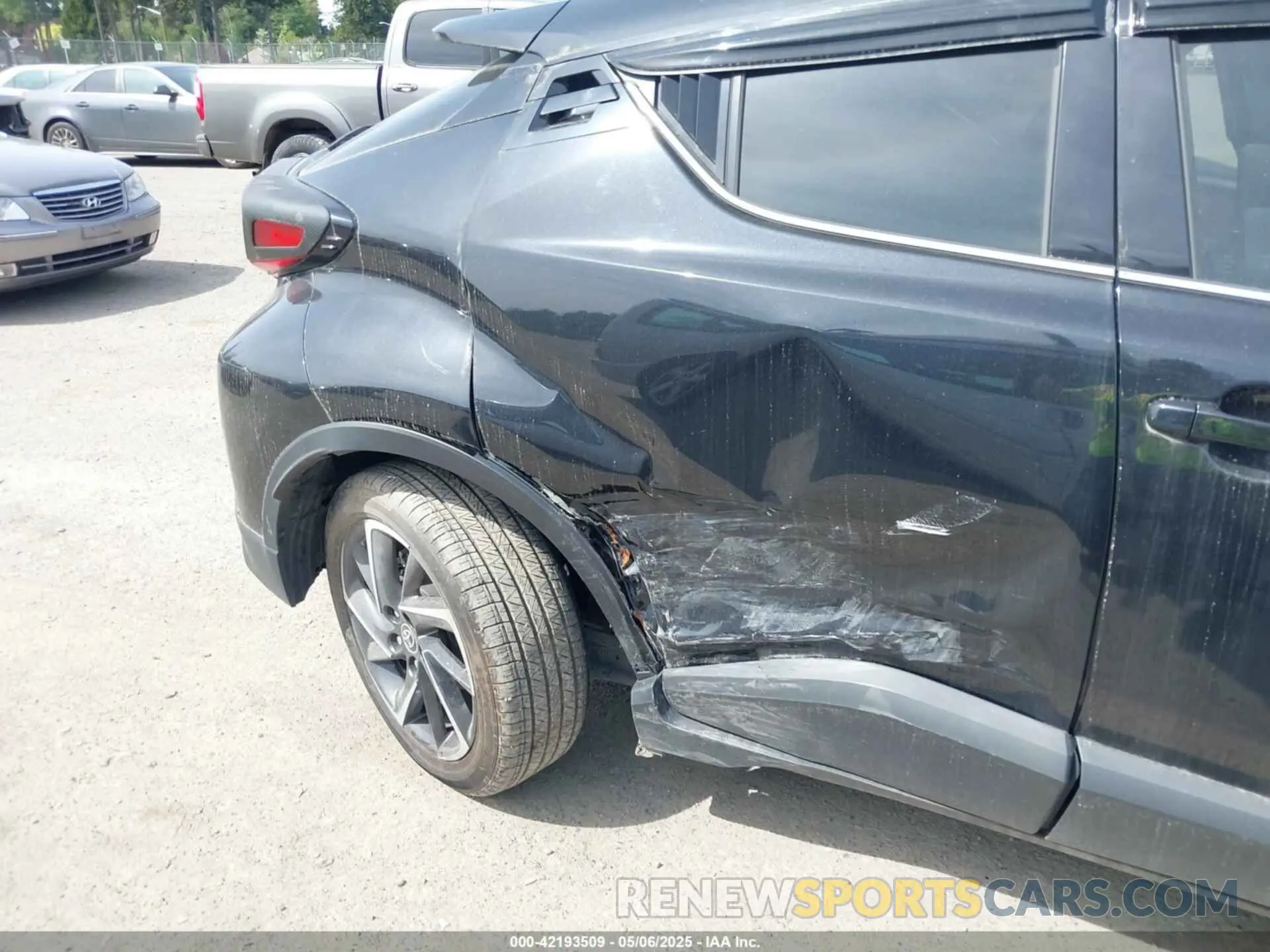 6 Photograph of a damaged car JTNKHMBX9L1078869 TOYOTA C-HR 2020