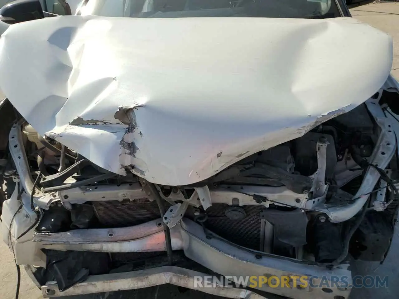 11 Photograph of a damaged car JTNKHMBX9L1080010 TOYOTA C-HR 2020
