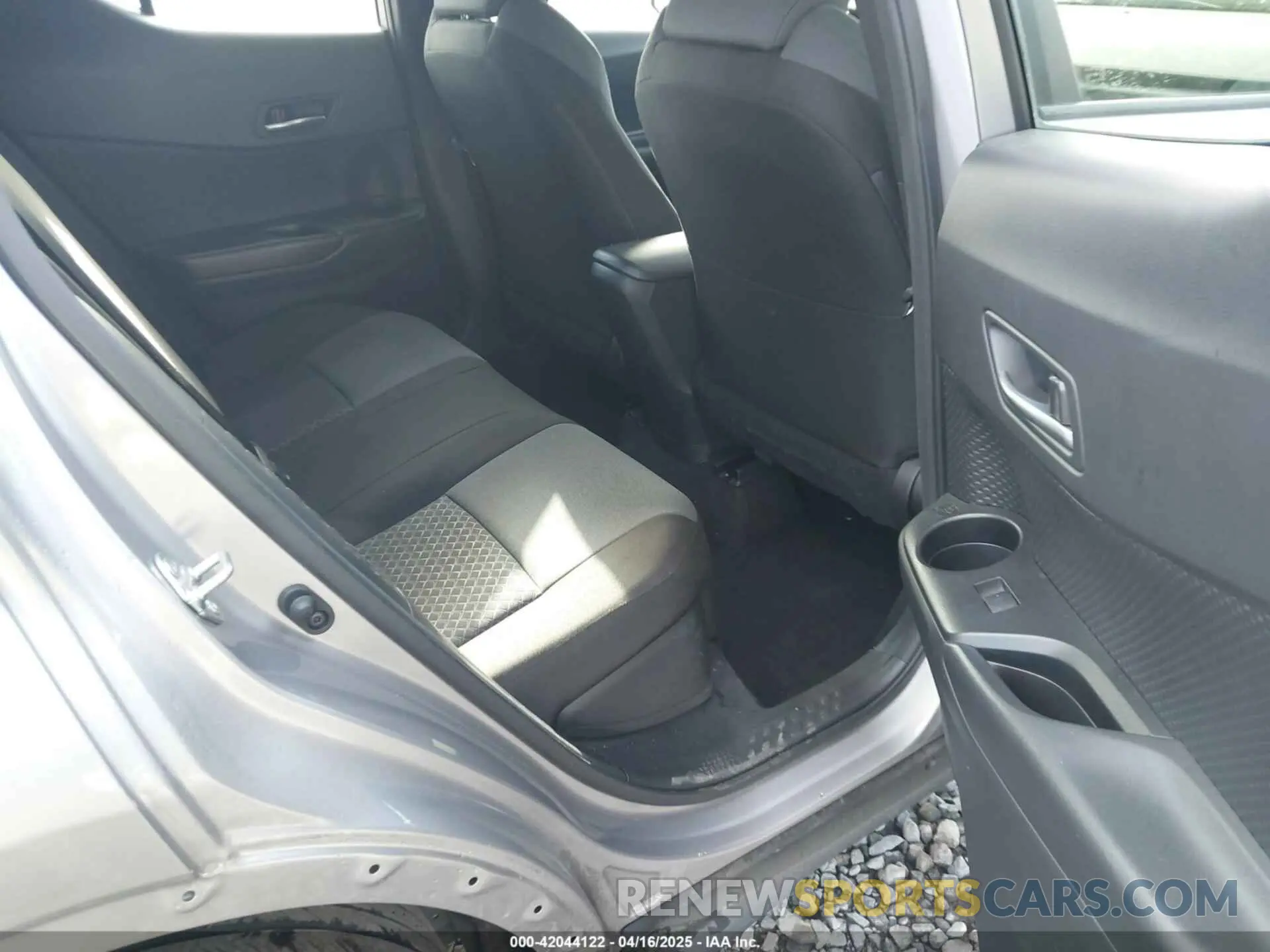 8 Photograph of a damaged car JTNKHMBXXL1077939 TOYOTA C-HR 2020