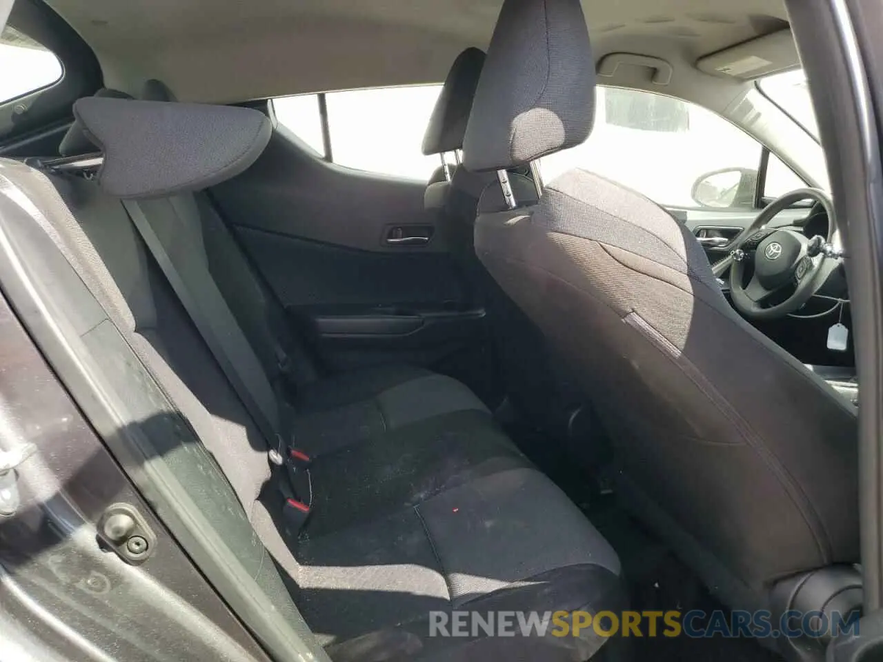 10 Photograph of a damaged car JTNKHMBXXL1092361 TOYOTA C-HR 2020