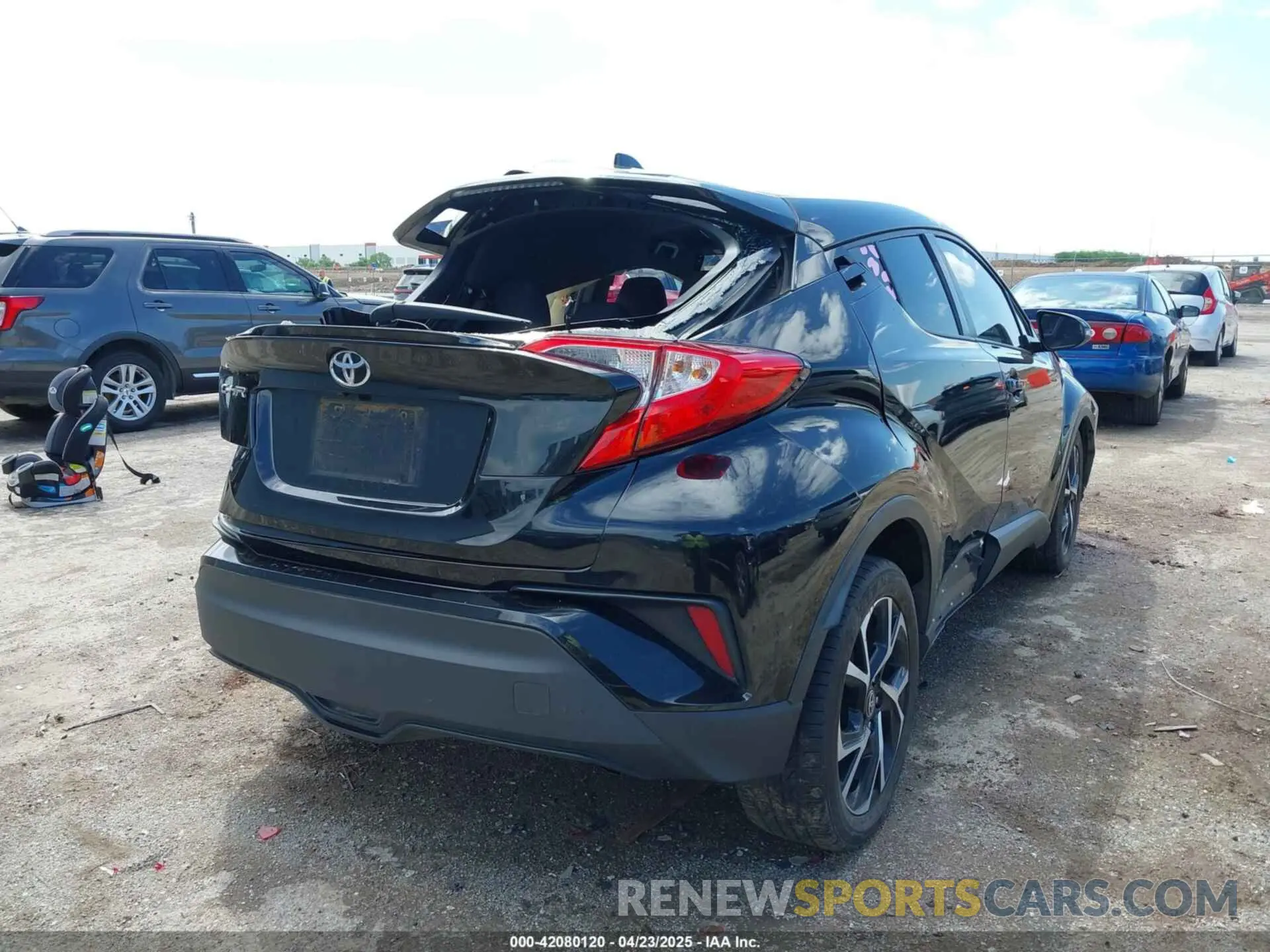 4 Photograph of a damaged car NMTKHMBX0LR103907 TOYOTA C-HR 2020