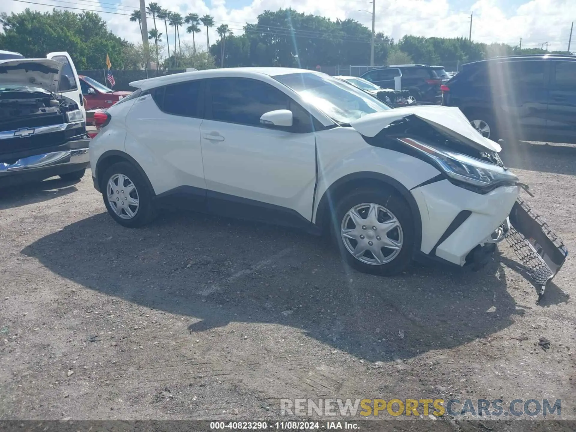 1 Photograph of a damaged car NMTKHMBX0LR111568 TOYOTA C-HR 2020