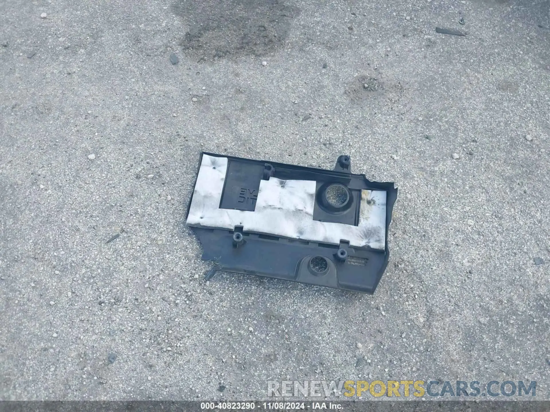 12 Photograph of a damaged car NMTKHMBX0LR111568 TOYOTA C-HR 2020