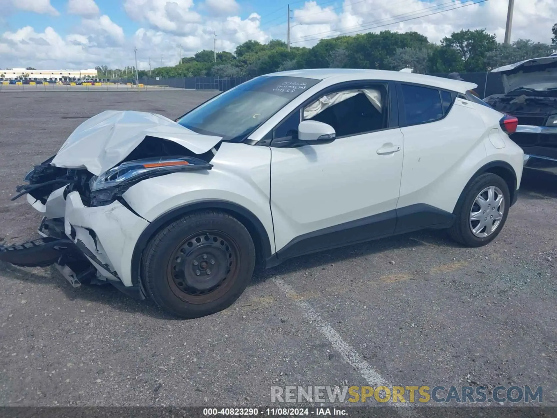 2 Photograph of a damaged car NMTKHMBX0LR111568 TOYOTA C-HR 2020
