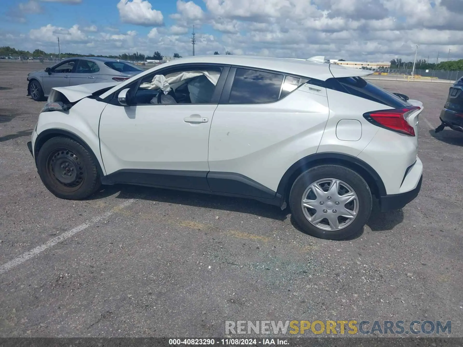 3 Photograph of a damaged car NMTKHMBX0LR111568 TOYOTA C-HR 2020