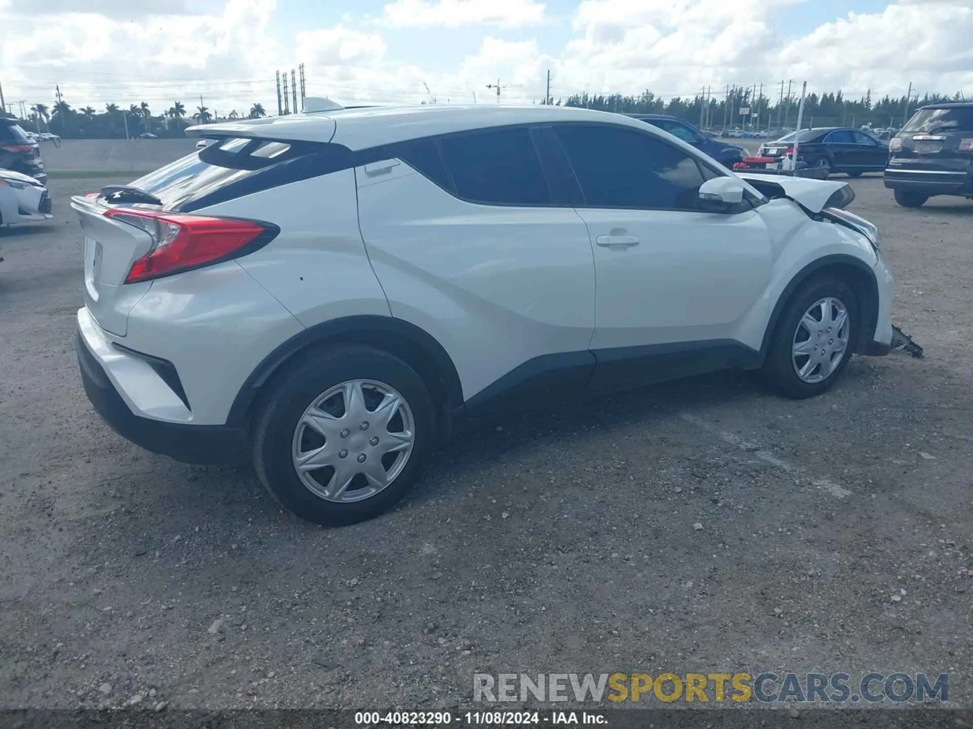 4 Photograph of a damaged car NMTKHMBX0LR111568 TOYOTA C-HR 2020