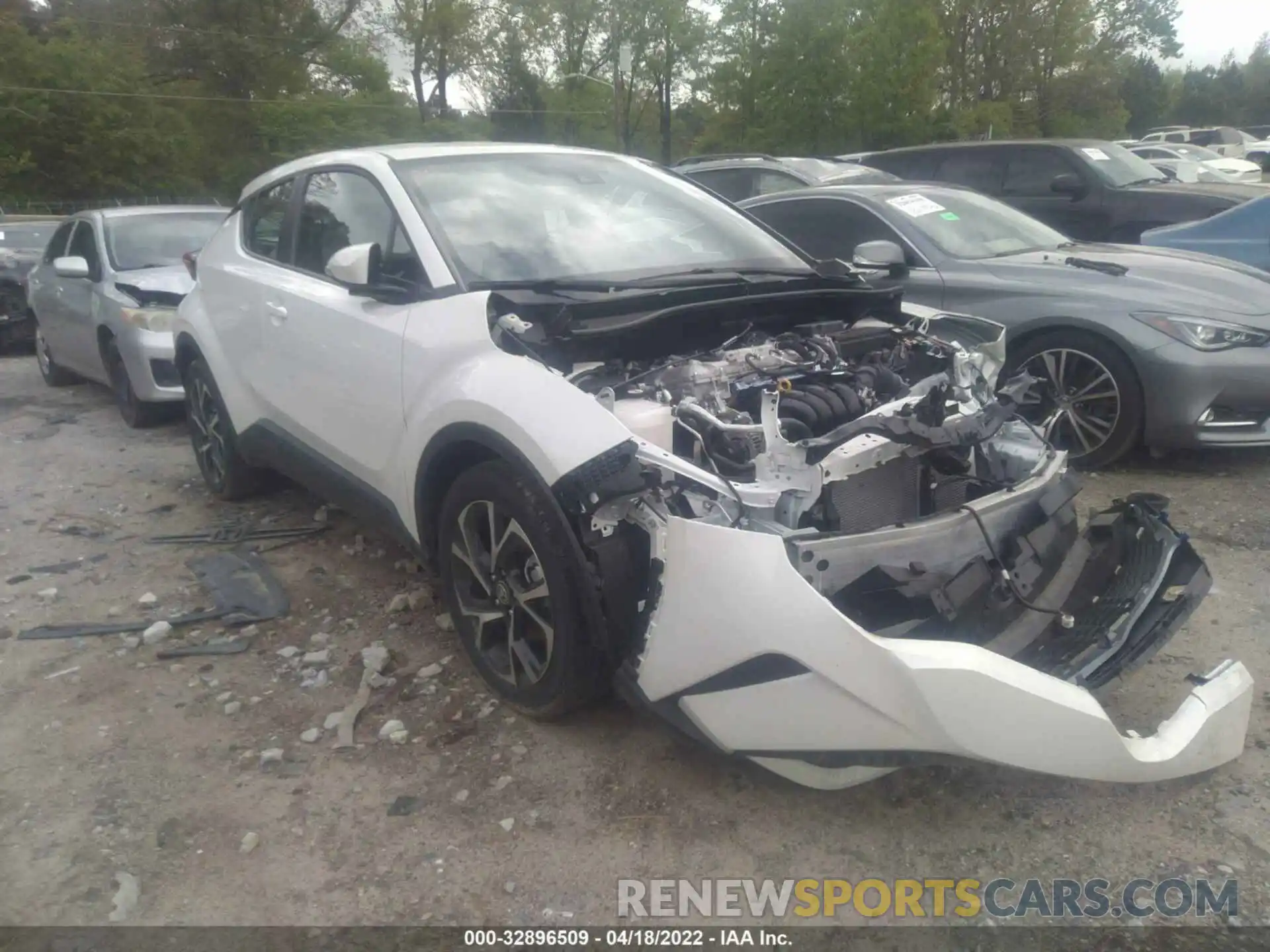 1 Photograph of a damaged car NMTKHMBX0LR116415 TOYOTA C-HR 2020