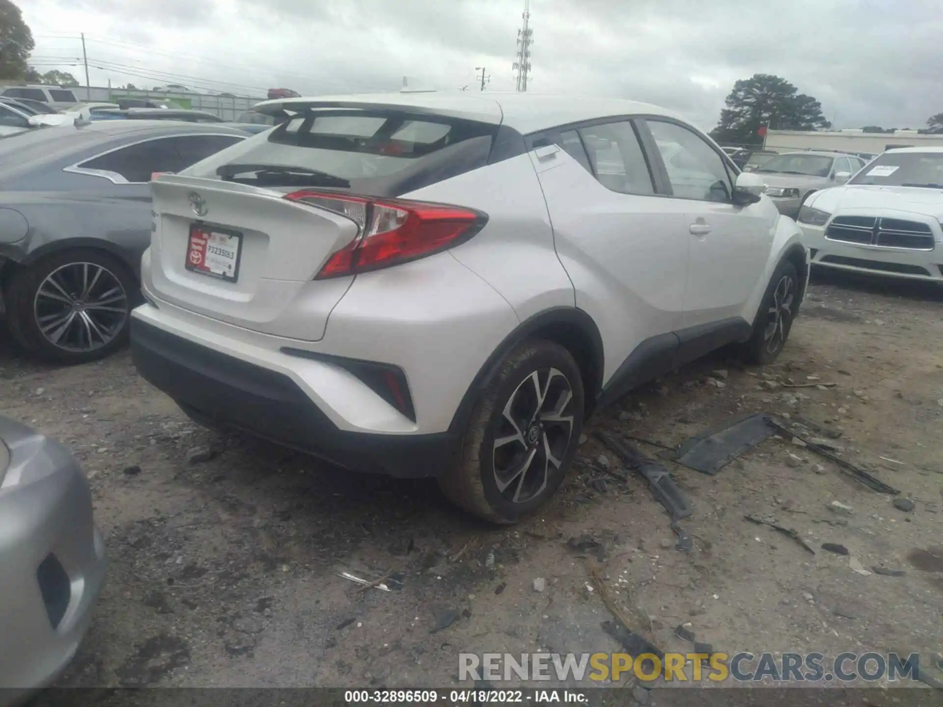 4 Photograph of a damaged car NMTKHMBX0LR116415 TOYOTA C-HR 2020