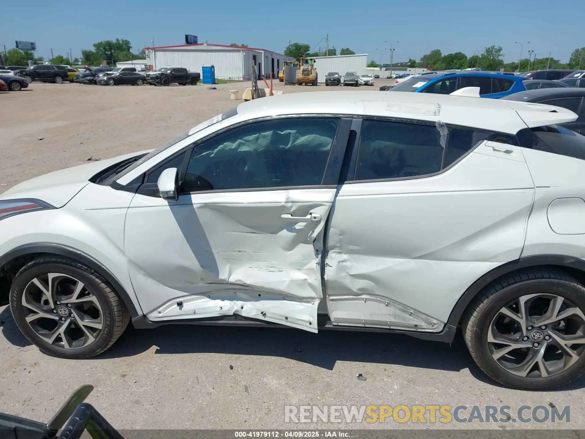 15 Photograph of a damaged car NMTKHMBX1LR107092 TOYOTA C-HR 2020