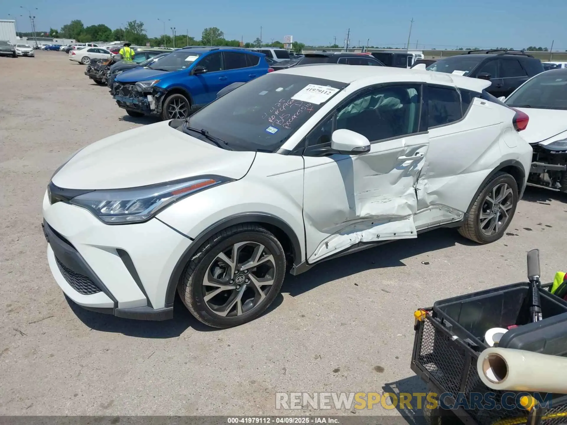 2 Photograph of a damaged car NMTKHMBX1LR107092 TOYOTA C-HR 2020