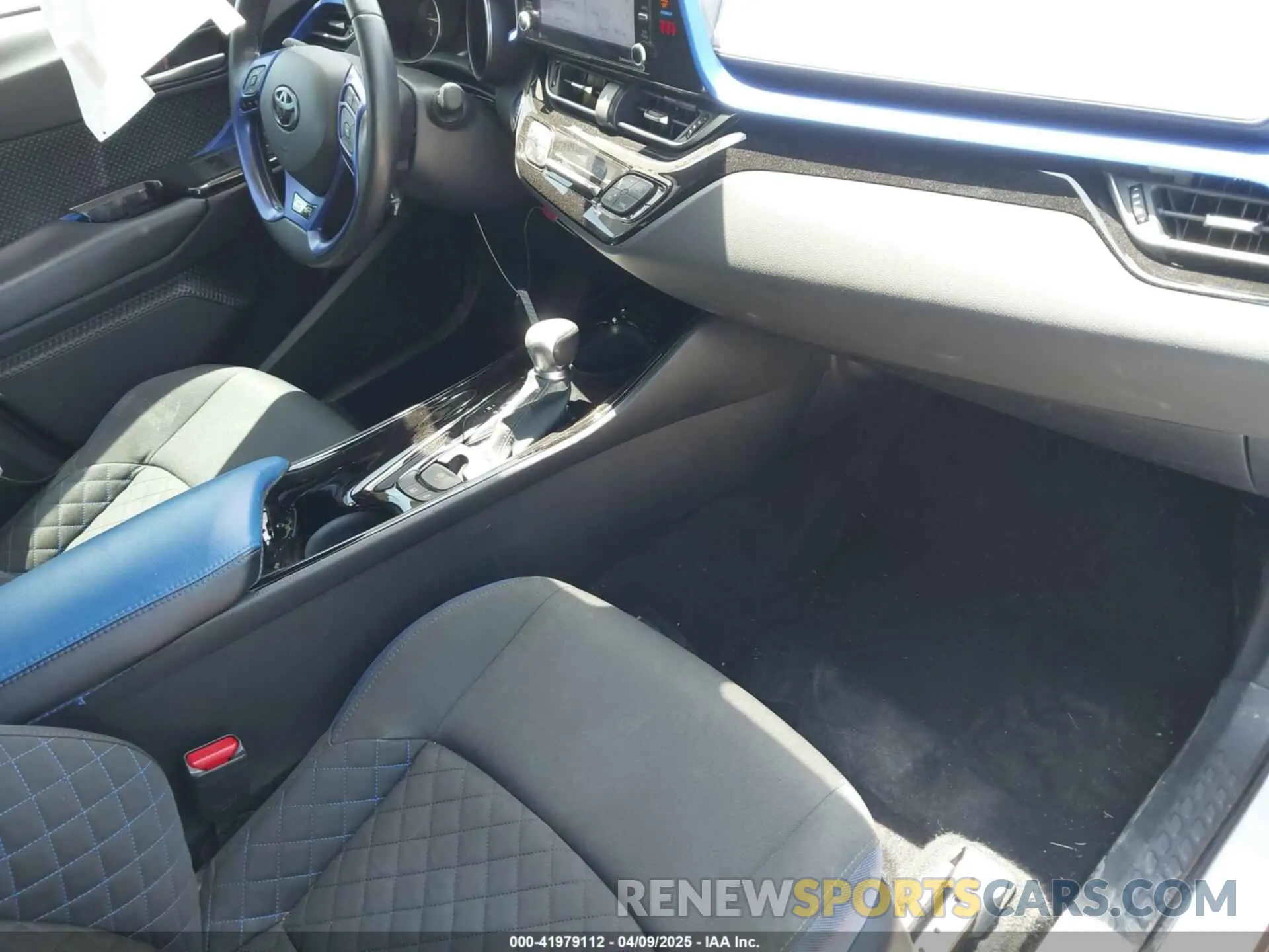 5 Photograph of a damaged car NMTKHMBX1LR107092 TOYOTA C-HR 2020