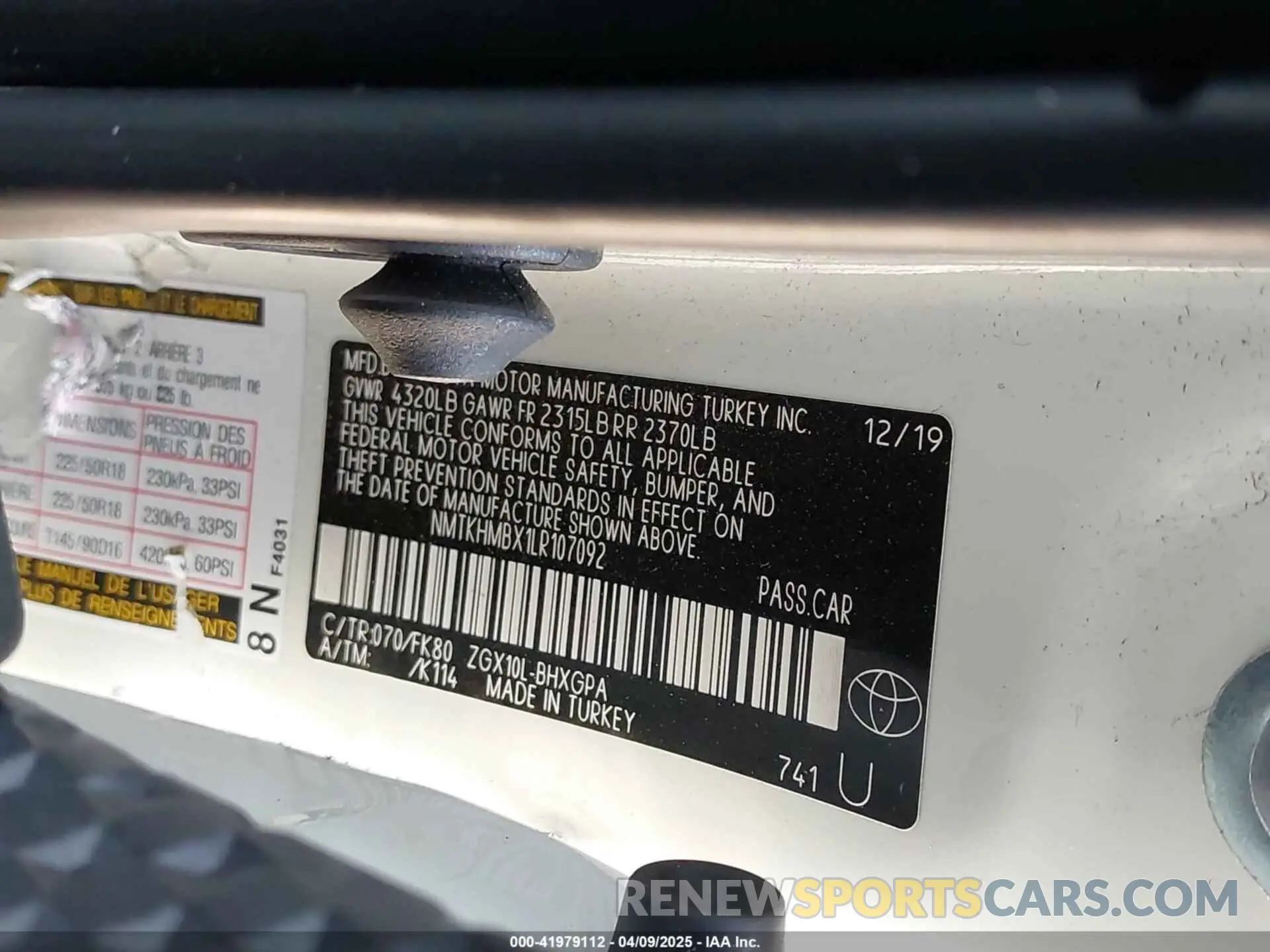 9 Photograph of a damaged car NMTKHMBX1LR107092 TOYOTA C-HR 2020