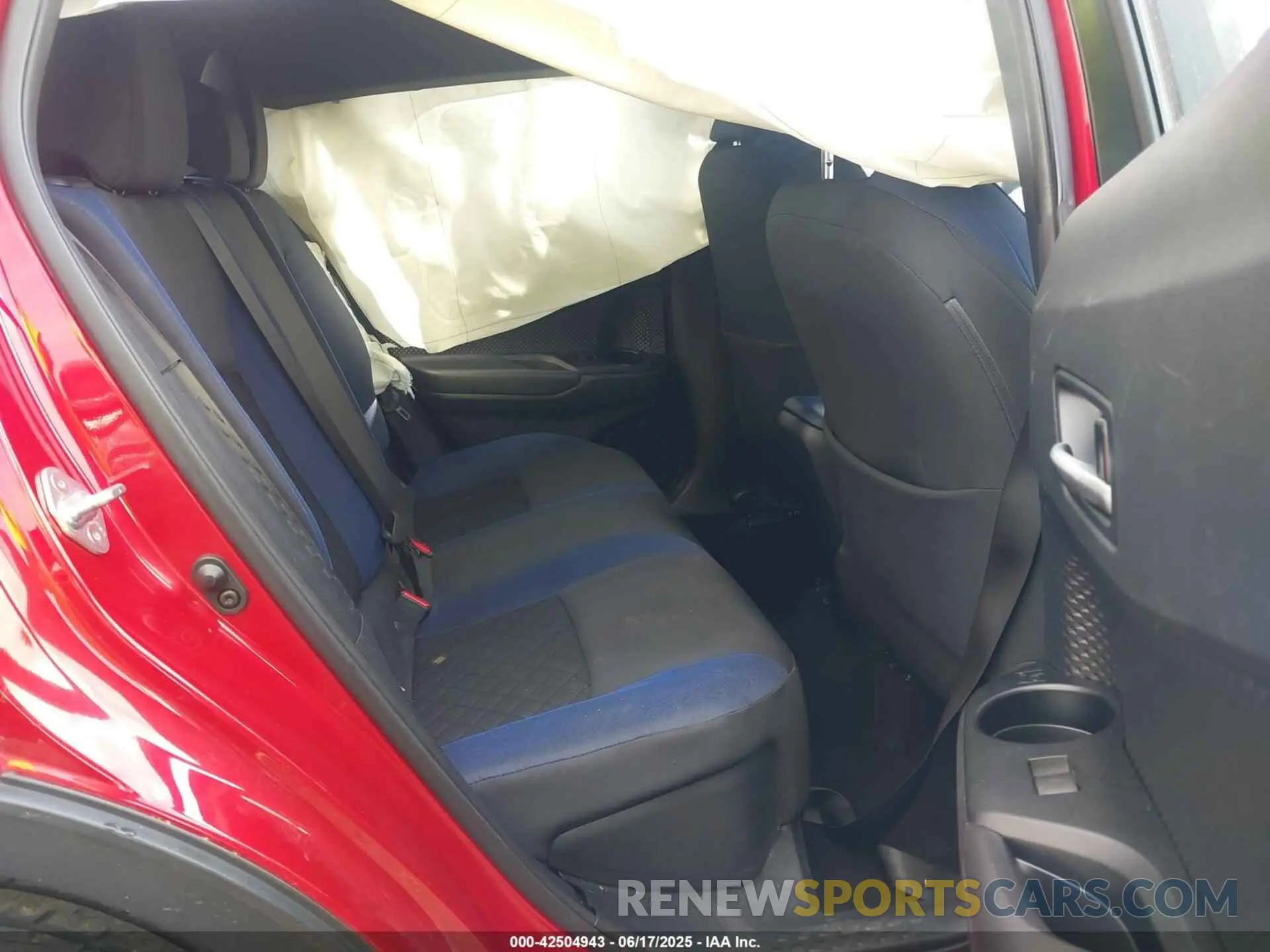 8 Photograph of a damaged car NMTKHMBX1LR109473 TOYOTA C-HR 2020