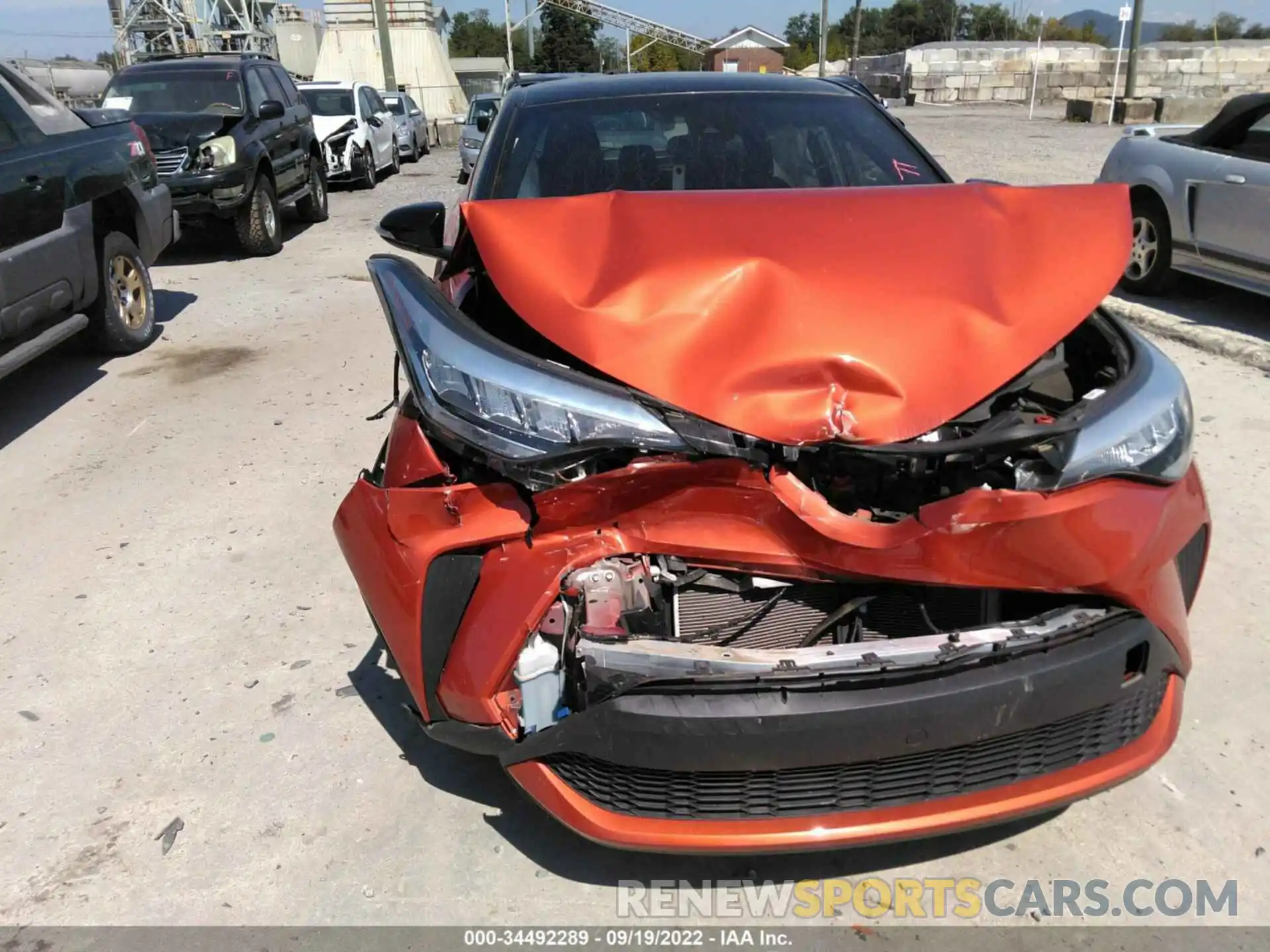 6 Photograph of a damaged car NMTKHMBX1LR117623 TOYOTA C-HR 2020