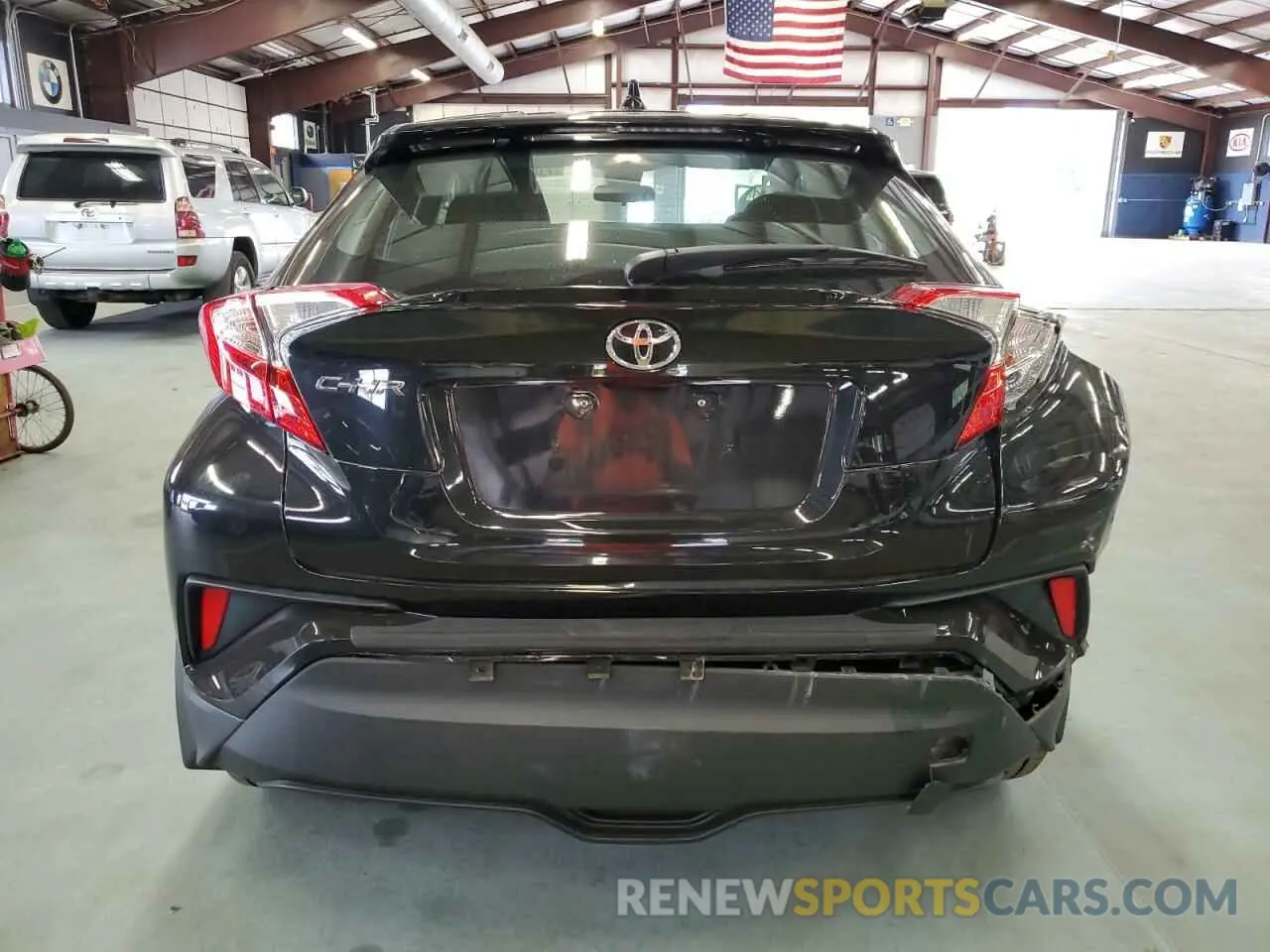 6 Photograph of a damaged car NMTKHMBX2LR102922 TOYOTA C-HR 2020