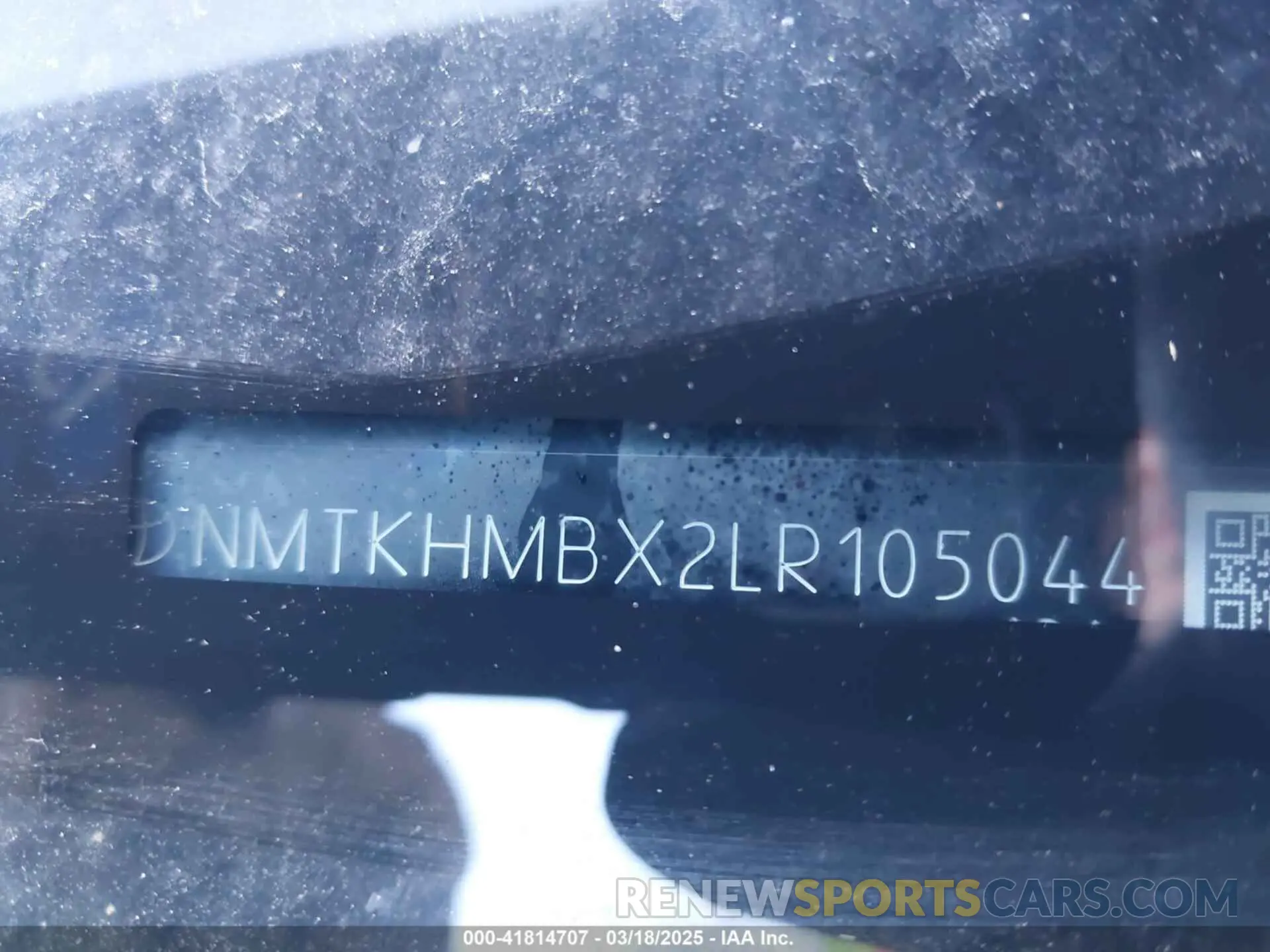 17 Photograph of a damaged car NMTKHMBX2LR105044 TOYOTA C-HR 2020