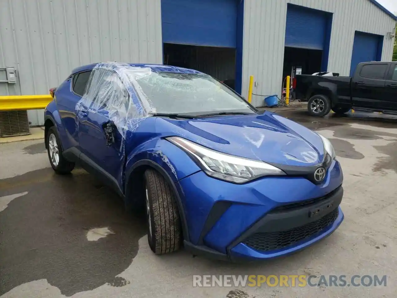 1 Photograph of a damaged car NMTKHMBX2LR109224 TOYOTA C-HR 2020