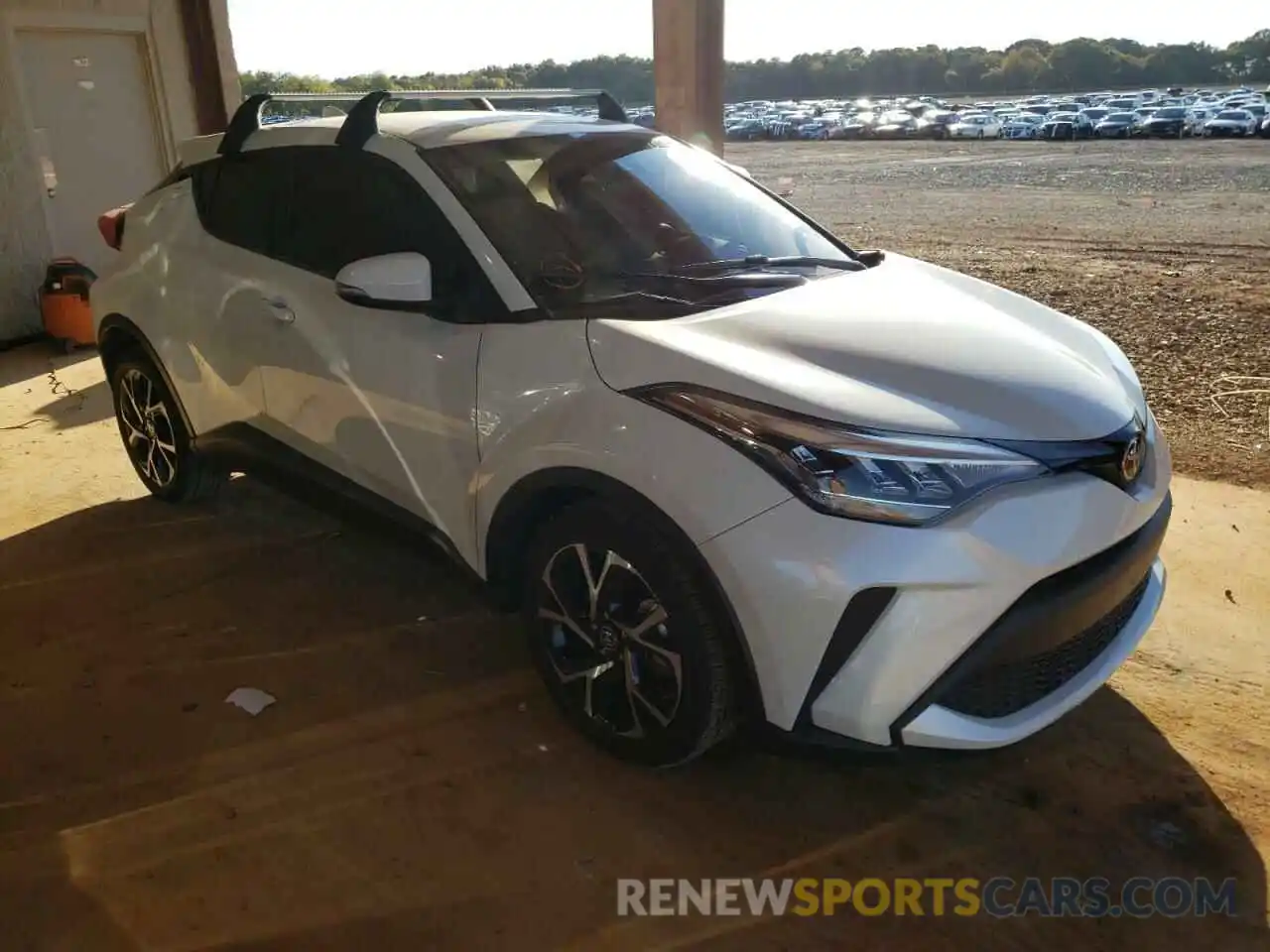 1 Photograph of a damaged car NMTKHMBX2LR112589 TOYOTA C-HR 2020