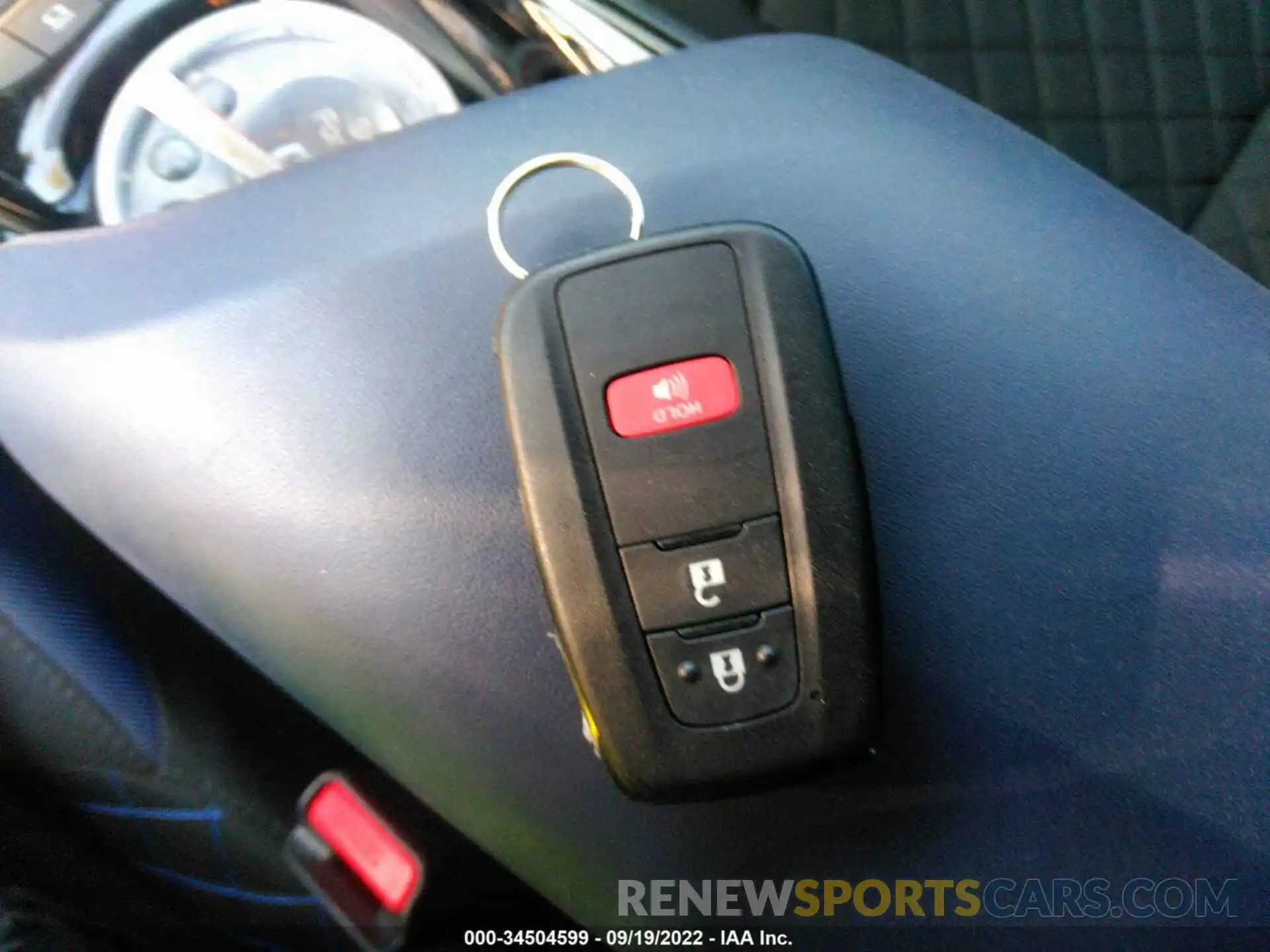 11 Photograph of a damaged car NMTKHMBX2LR112737 TOYOTA C-HR 2020