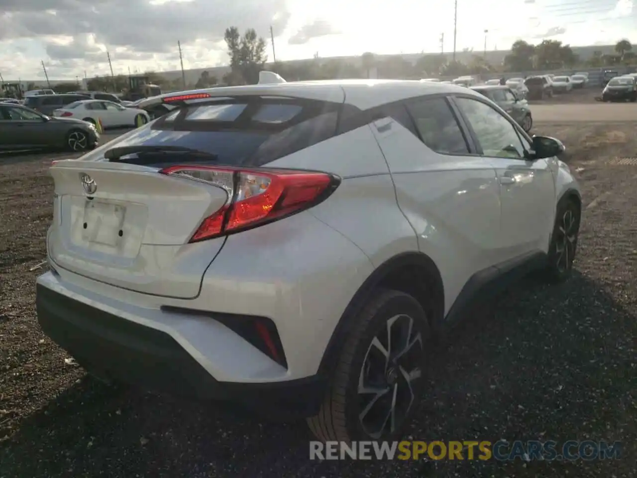 4 Photograph of a damaged car NMTKHMBX2LR112740 TOYOTA C-HR 2020