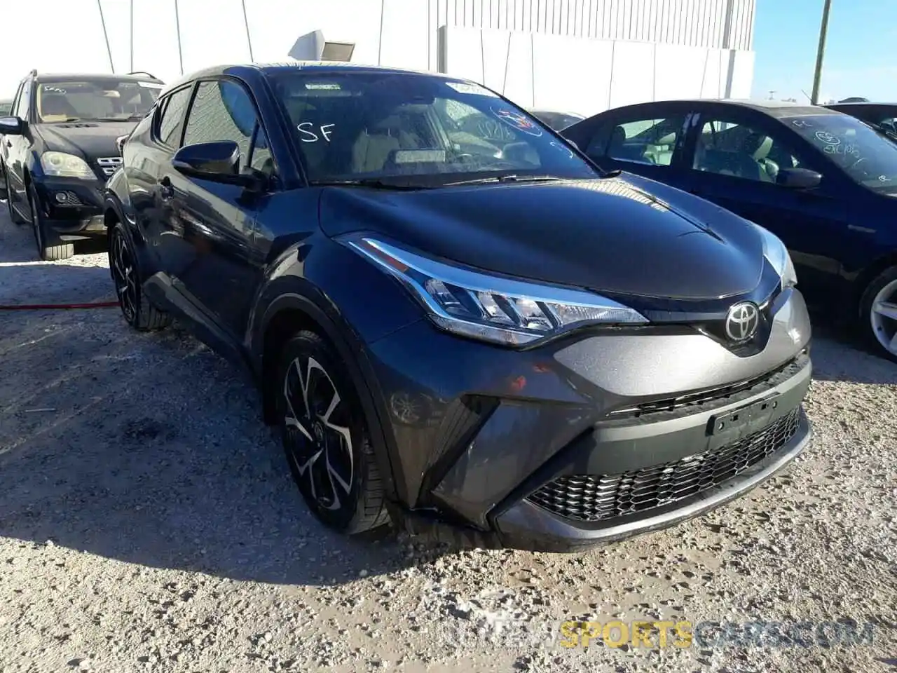 1 Photograph of a damaged car NMTKHMBX3LR106087 TOYOTA C-HR 2020