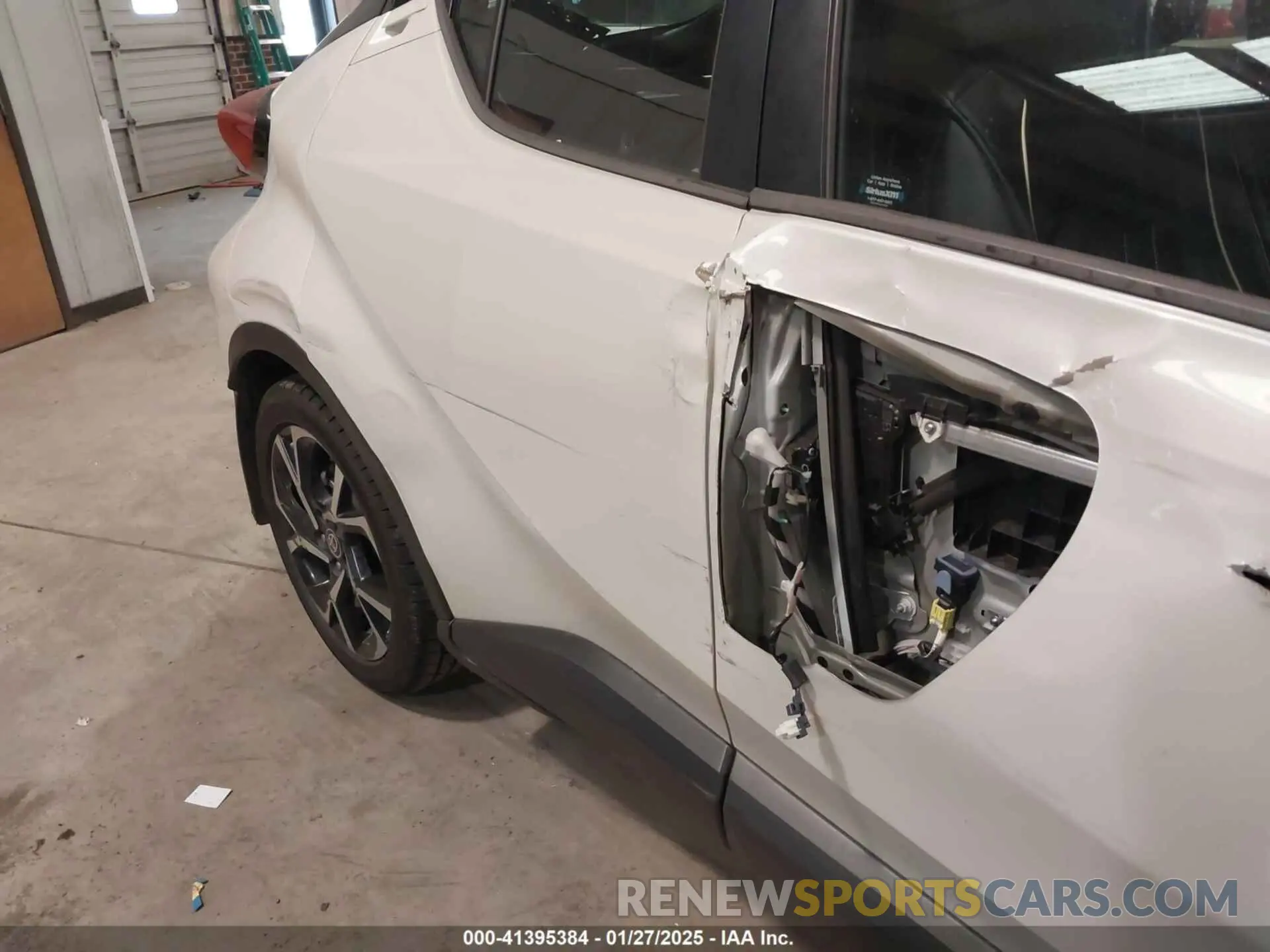 21 Photograph of a damaged car NMTKHMBX3LR110673 TOYOTA C-HR 2020