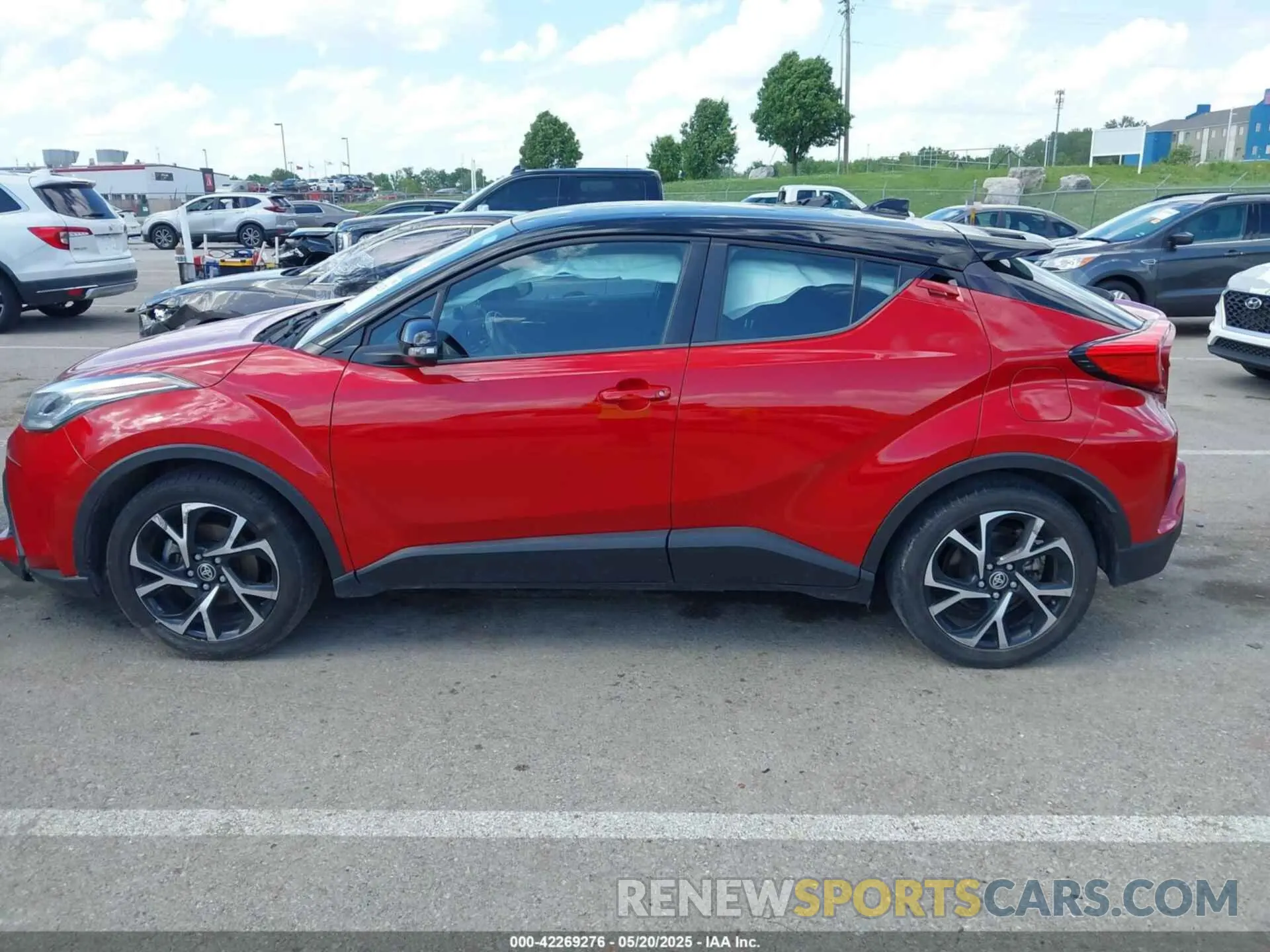 14 Photograph of a damaged car NMTKHMBX3LR118420 TOYOTA C-HR 2020