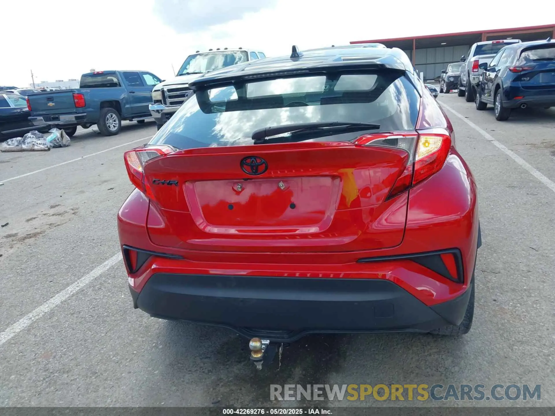 16 Photograph of a damaged car NMTKHMBX3LR118420 TOYOTA C-HR 2020
