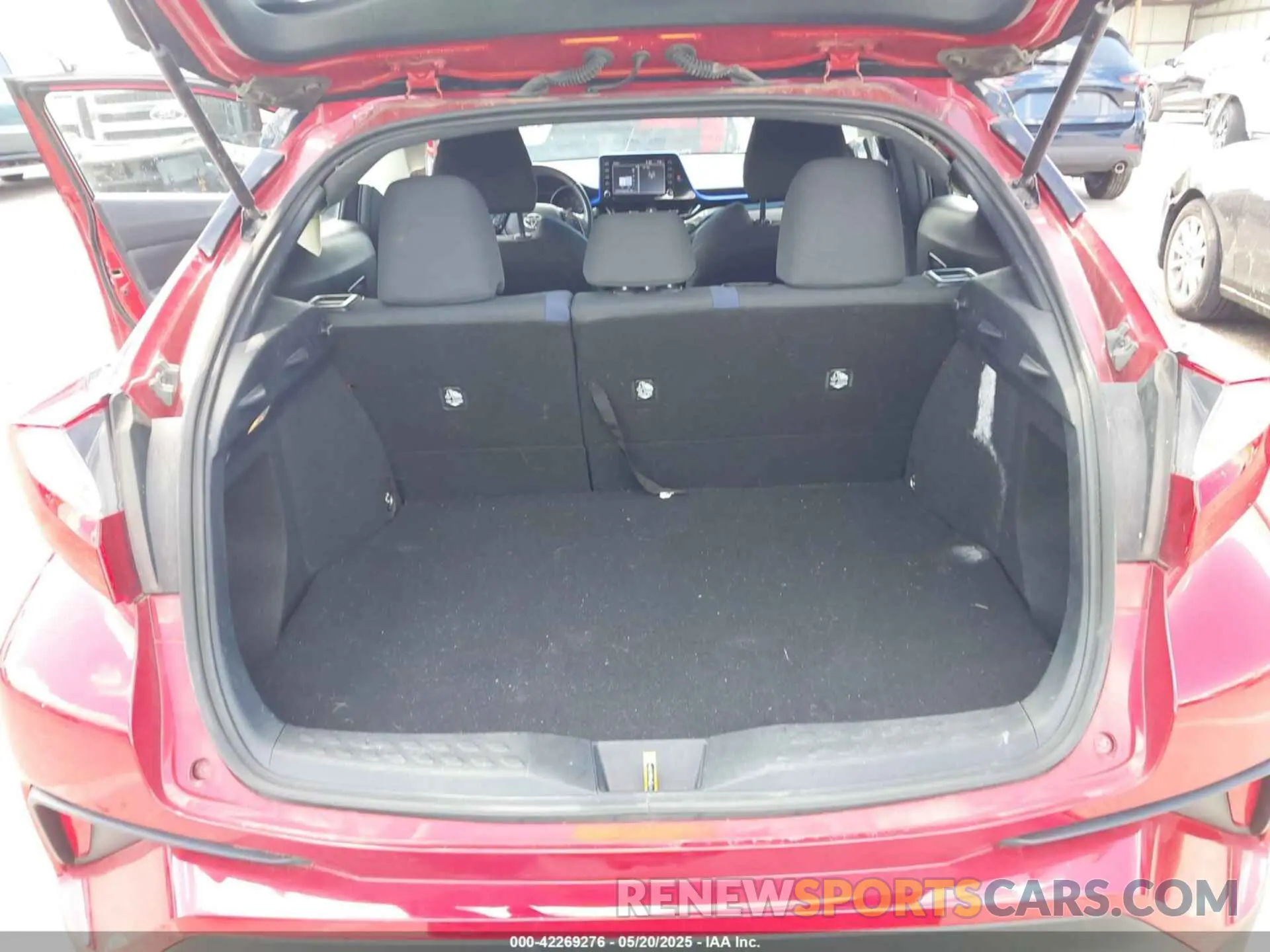 17 Photograph of a damaged car NMTKHMBX3LR118420 TOYOTA C-HR 2020