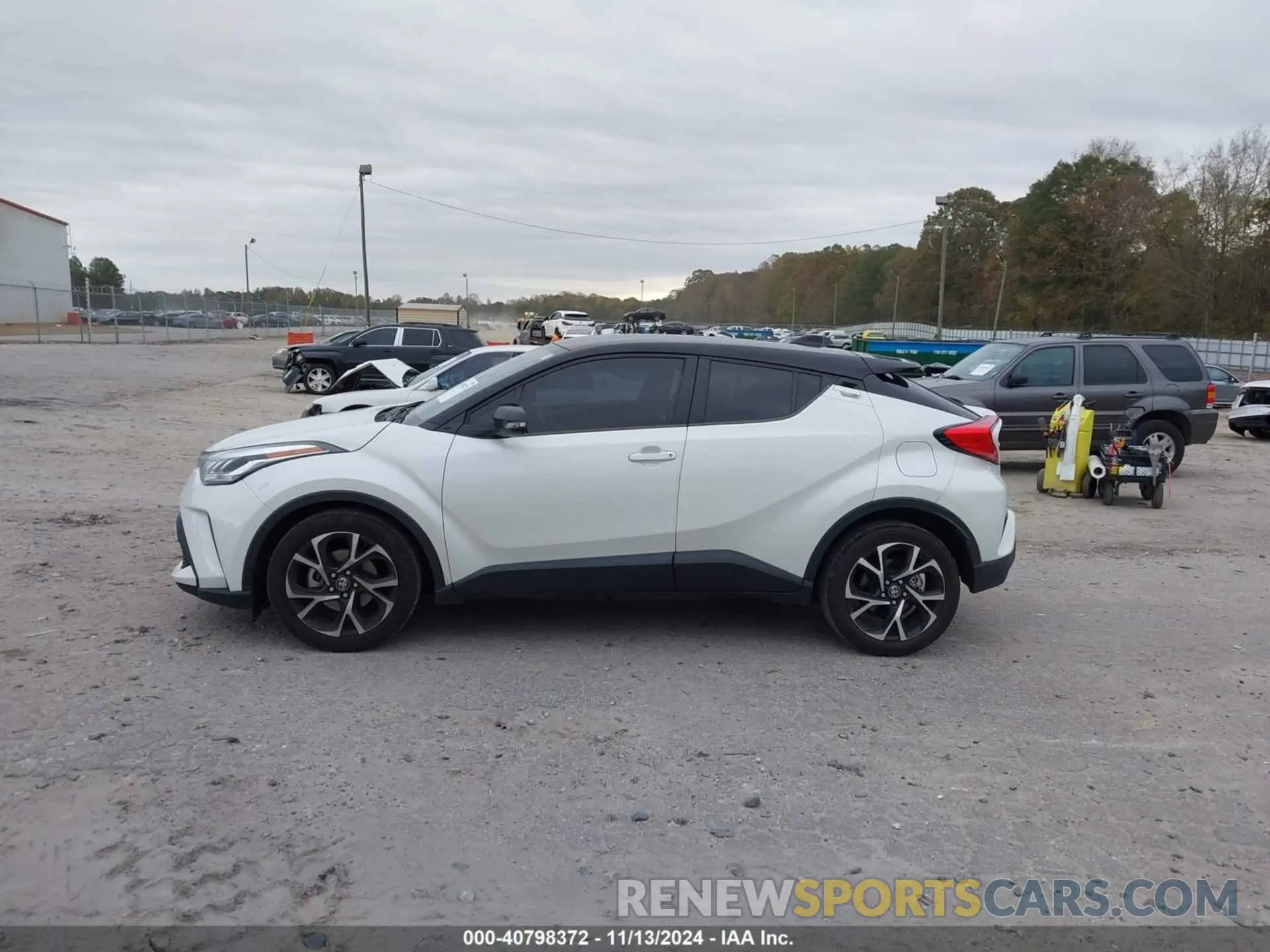 14 Photograph of a damaged car NMTKHMBX4LR109872 TOYOTA C-HR 2020