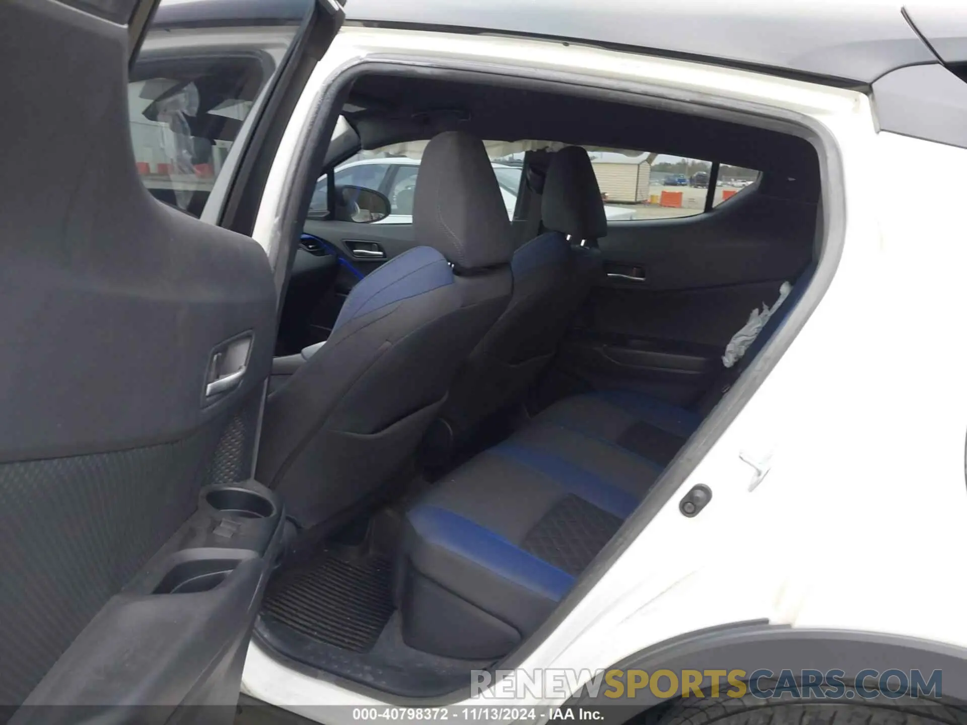 8 Photograph of a damaged car NMTKHMBX4LR109872 TOYOTA C-HR 2020