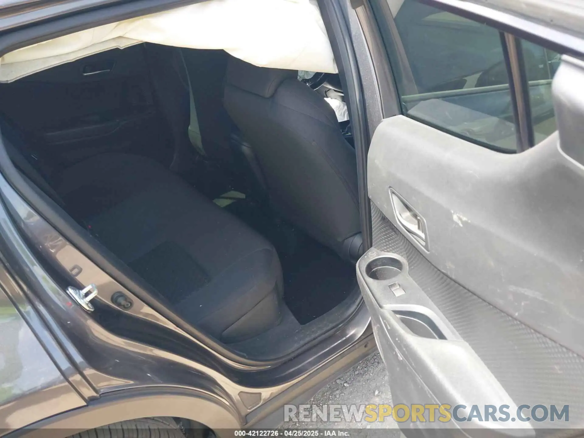 8 Photograph of a damaged car NMTKHMBX4LR111797 TOYOTA C-HR 2020