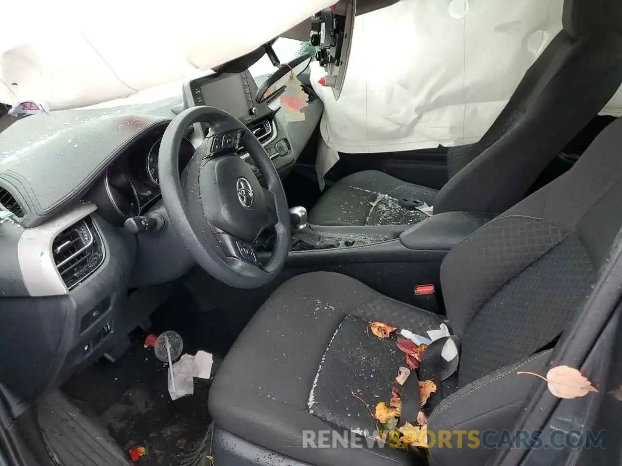 5 Photograph of a damaged car NMTKHMBX4LR112433 TOYOTA C-HR 2020